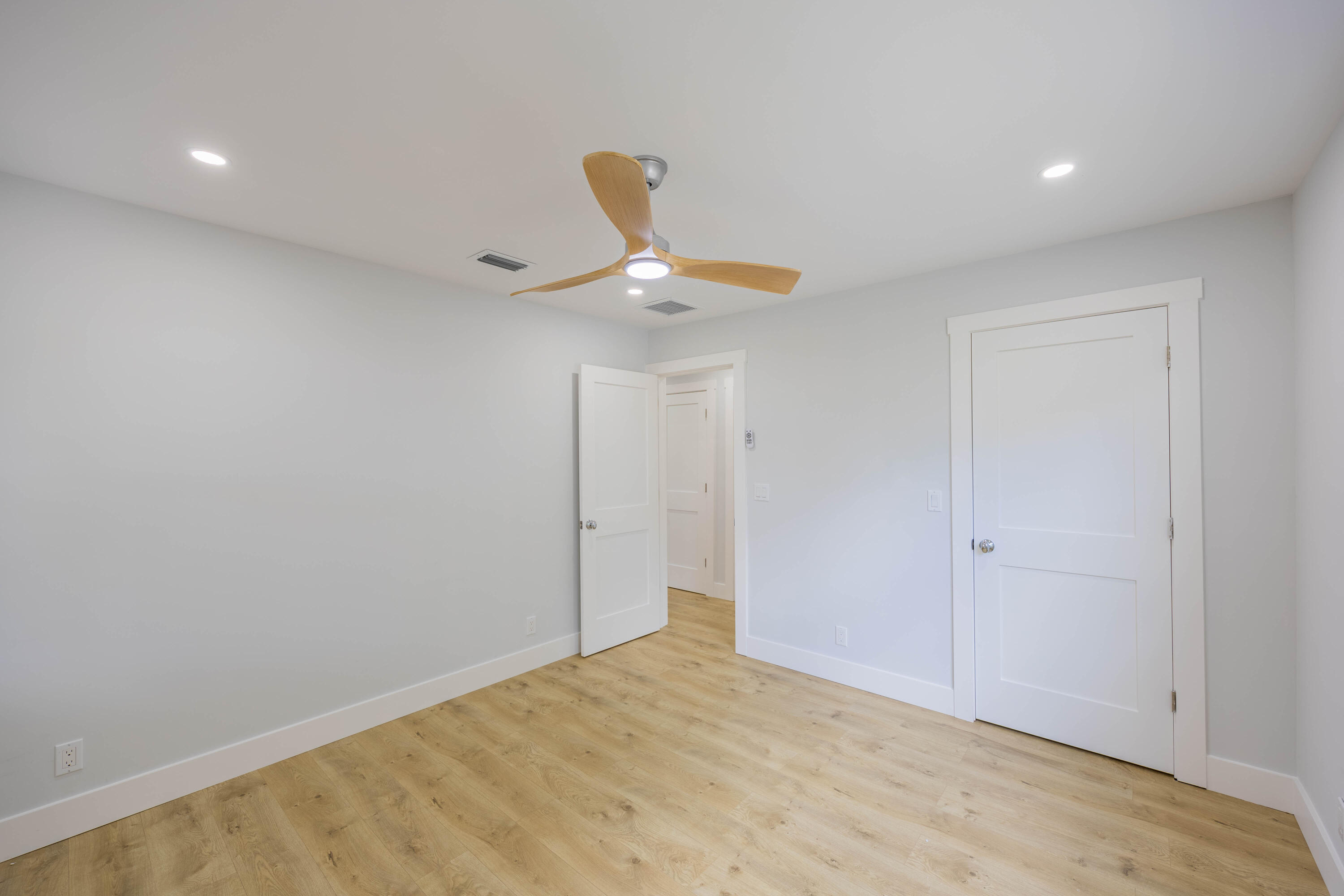 FOREST RIDGE PARK - Residential Lease