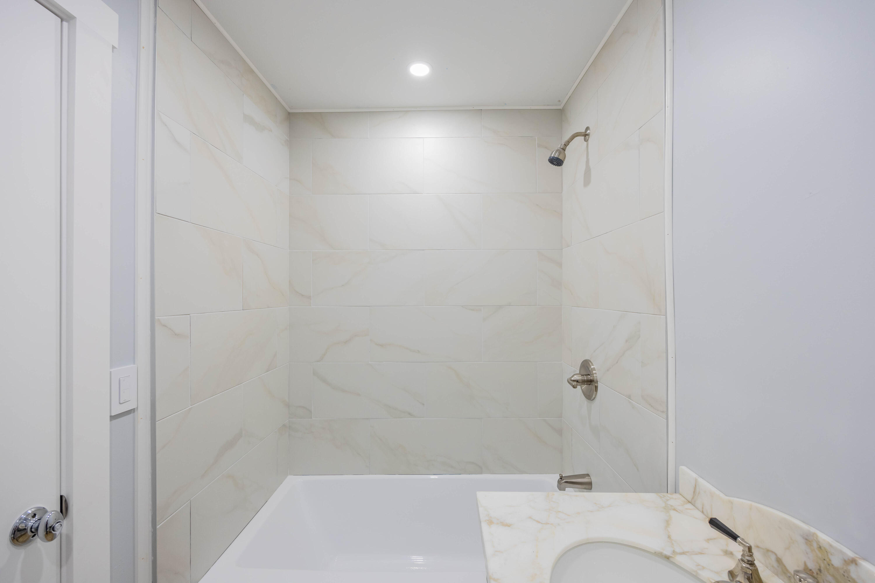 FOREST RIDGE PARK - Residential Lease
