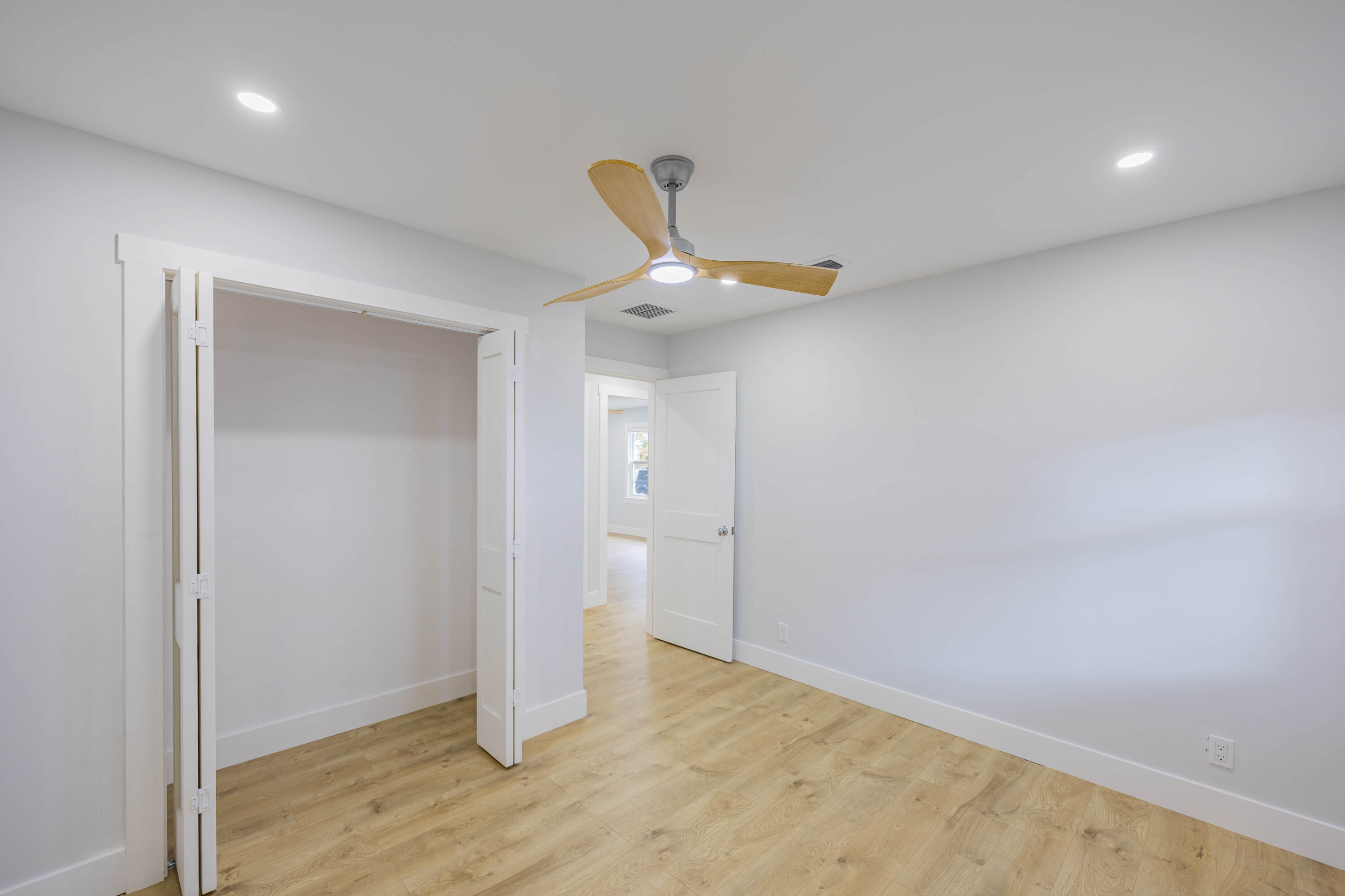 FOREST RIDGE PARK - Residential Lease