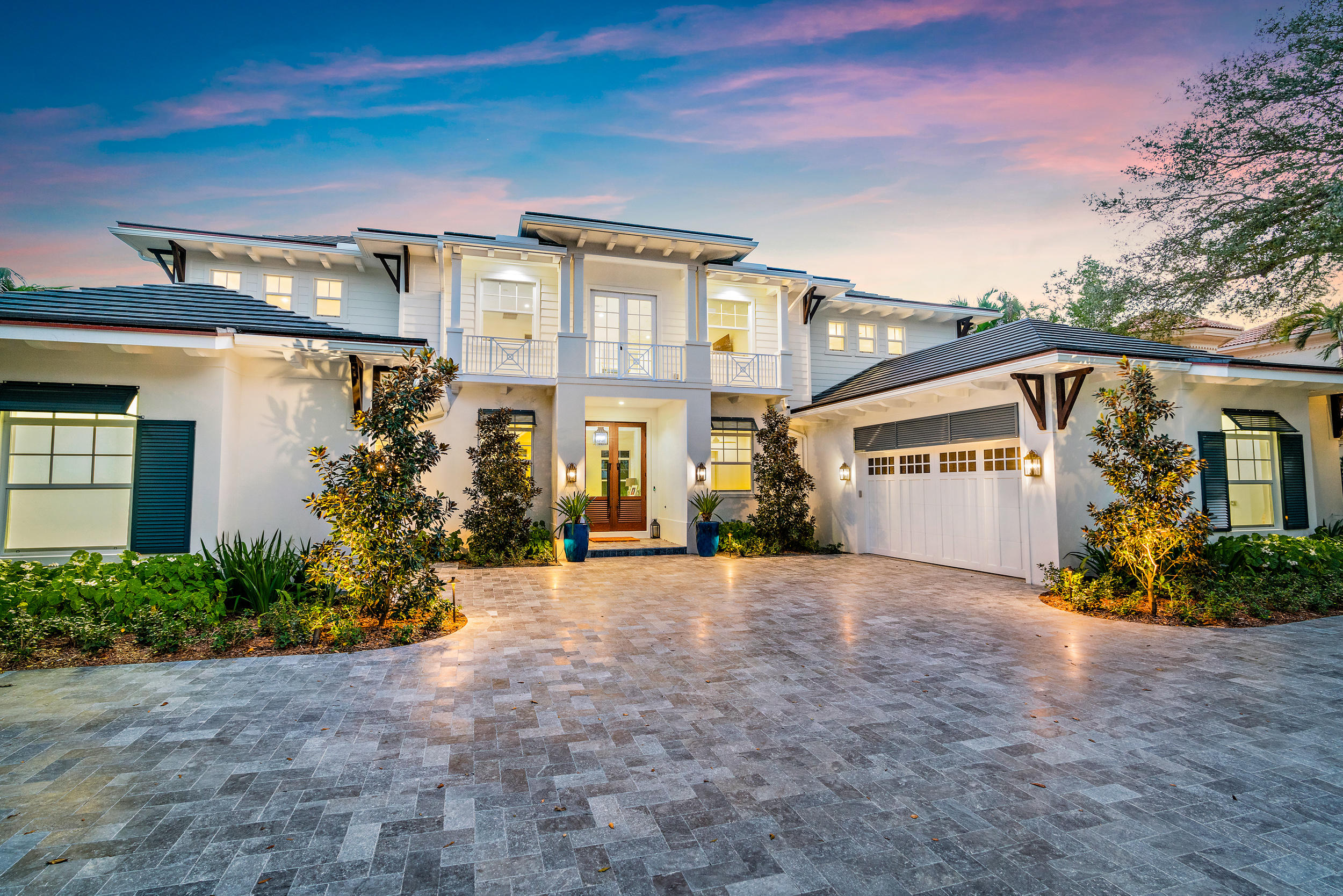 This New Construction Home Located in prestigious Admirals Cove is Ready for you to move right in.  The moment you enter, this estate will take your breath away with its sleek and clean finishes. Featuring 4 bedrooms, 5 bathrooms and 1 powder room, club room, fitness room, home theater and 2 laundry rooms. A gourmet-chef's kitchen with Calcutta Porcelain counter tops and the latest high end Sub Zero & Wolf appliances. European Oak wood floors throughout highlighted by an expansive great room with custom fireplace overlooking a resort style pool/spa, an loggia with phantom screens, a full summer kitchen with an outdoor shower and impact glass are just a few of this home special features.

Required golf membership purchase conveys all the first class amenities of Admirals Cove.
