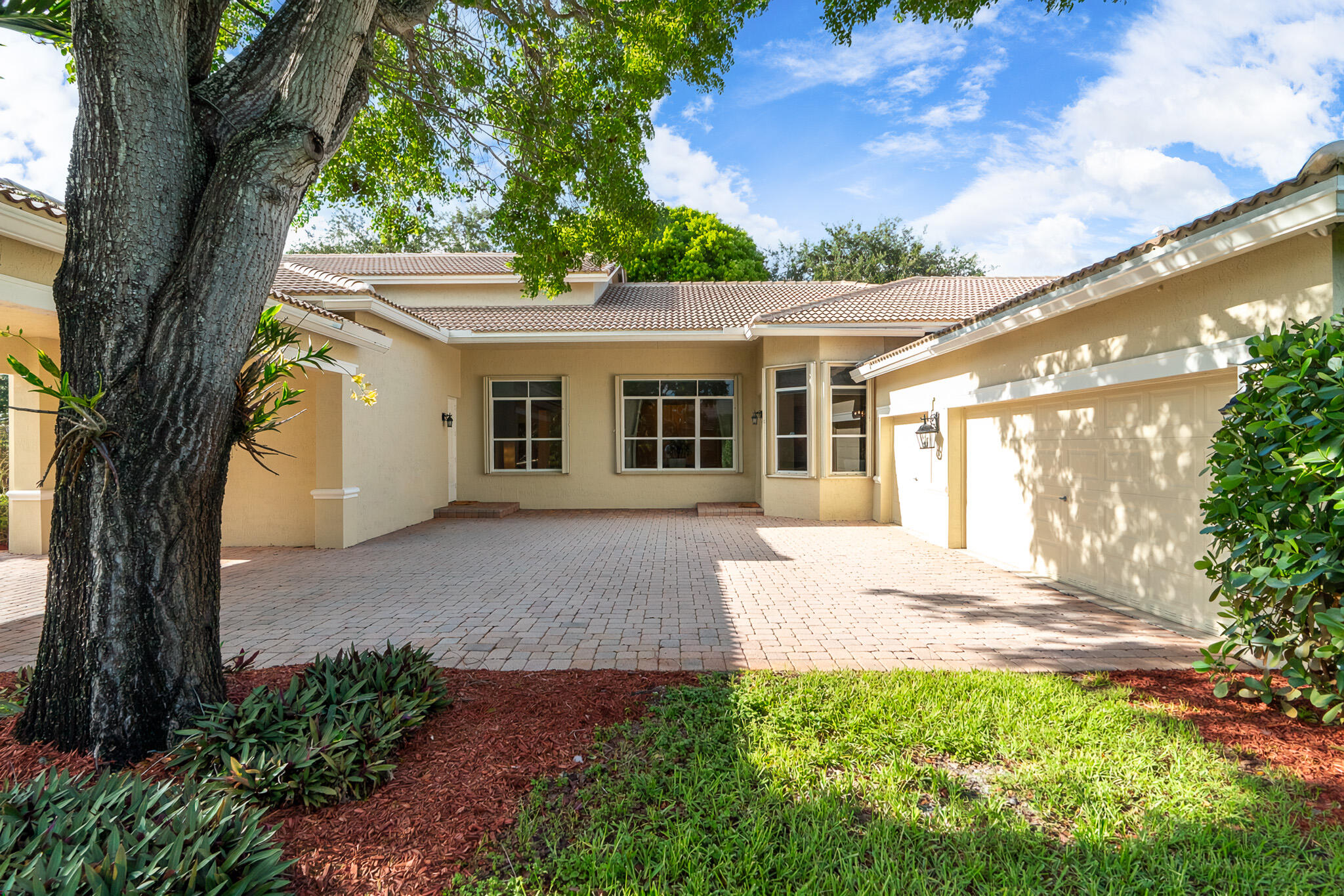 GROVES PARK - Residential