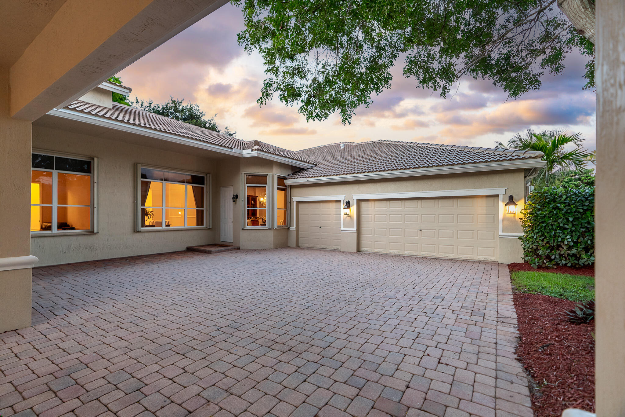 GROVES PARK - Residential