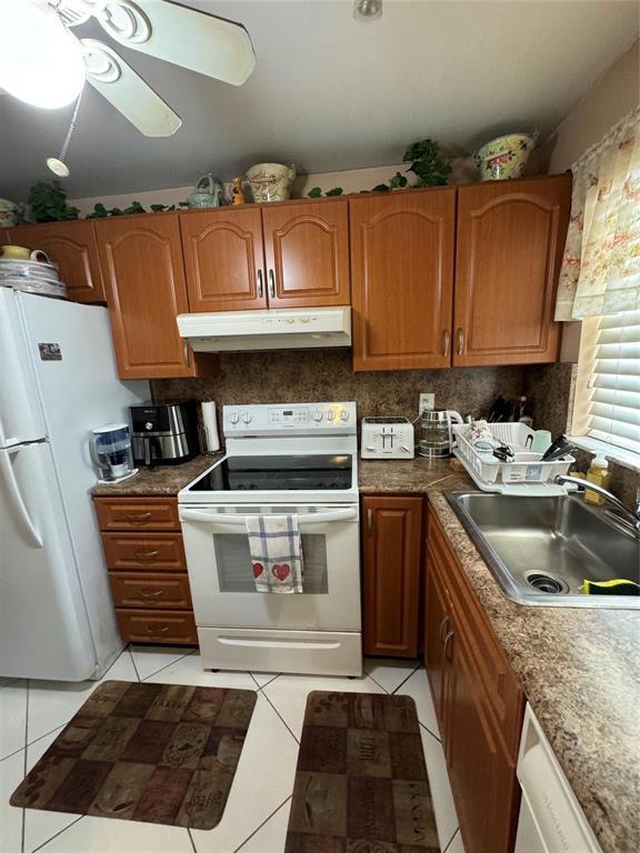 SUNRISE LAKES PHASE 3 - Residential