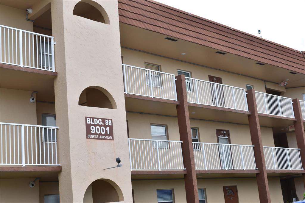 SUNRISE LAKES PHASE 3 - Residential