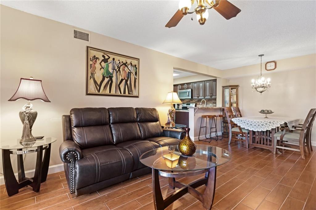 GRAND MARQUIS - Residential