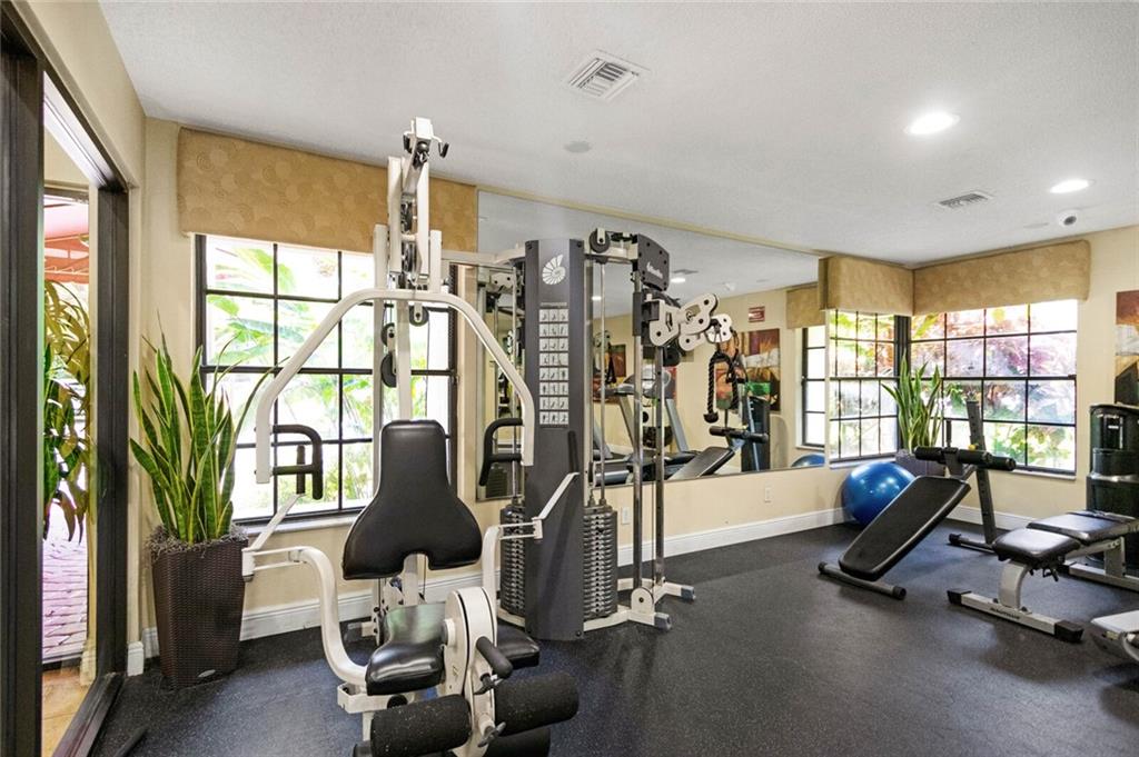 GRAND MARQUIS - Residential