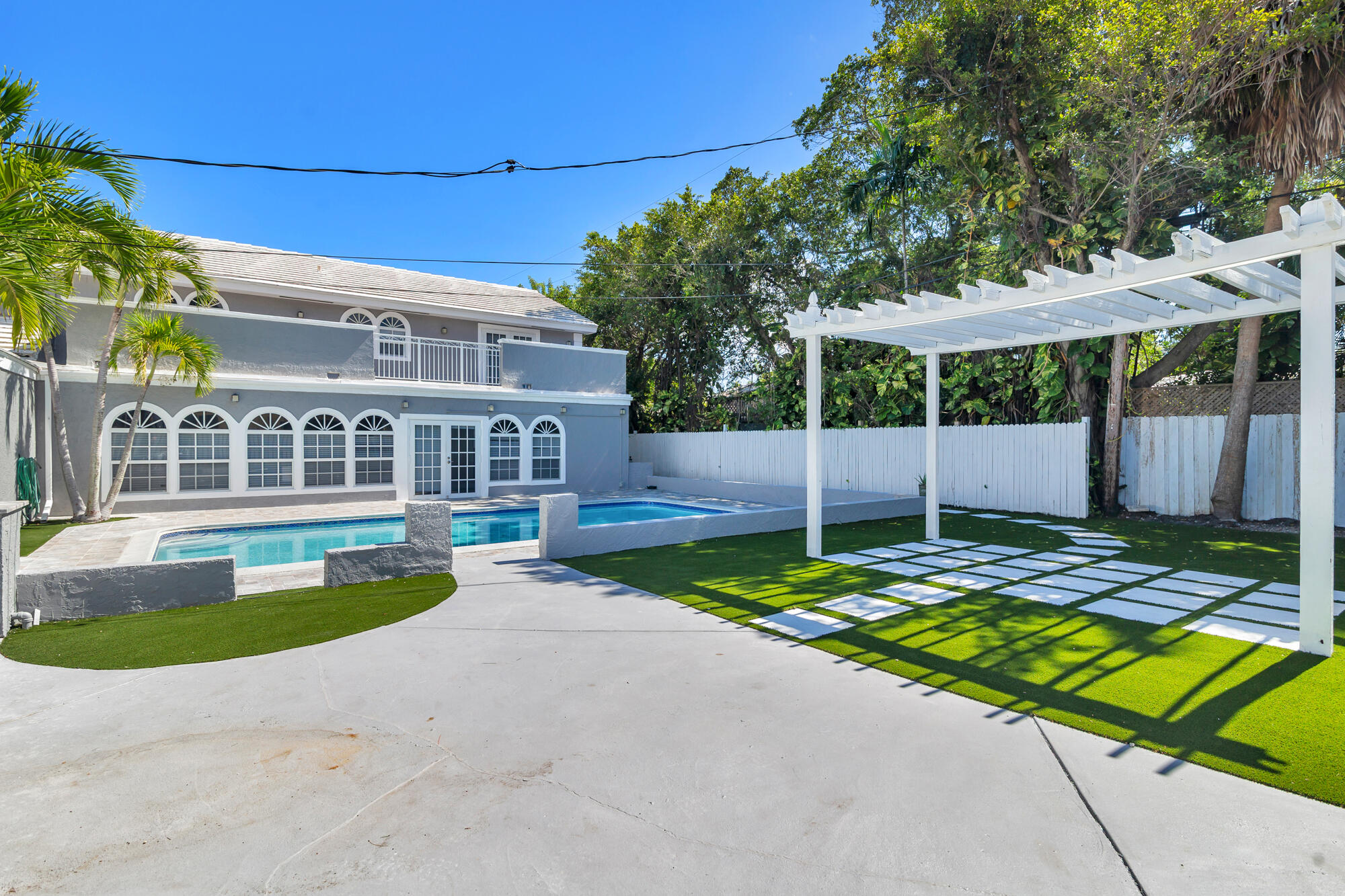 NORTH SHORE TERRACE 3 - Residential