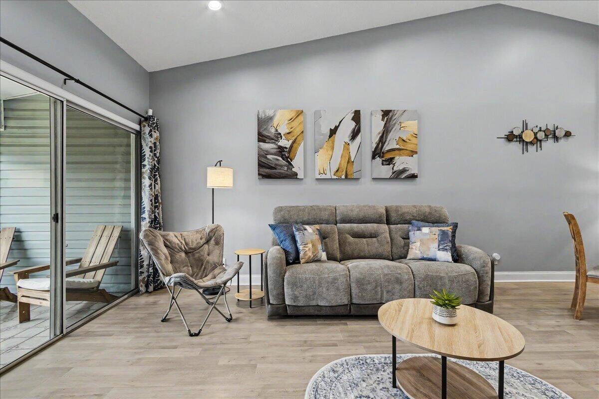 ISLAND CLUB - Residential