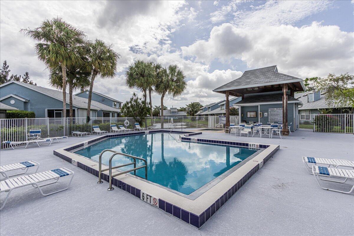 ISLAND CLUB - Residential