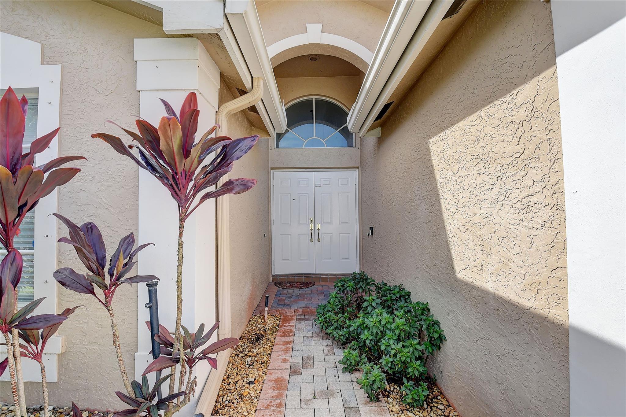 Valencia Lakes 03 - Residential