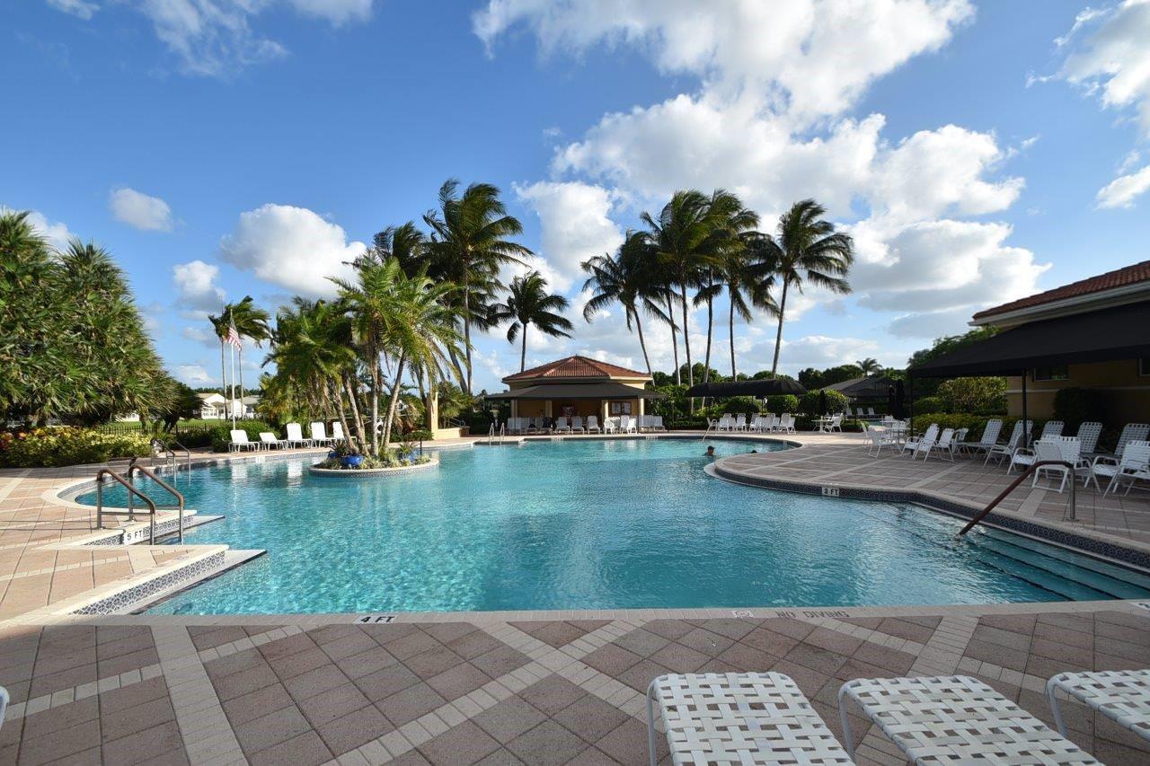 Valencia Lakes 03 - Residential