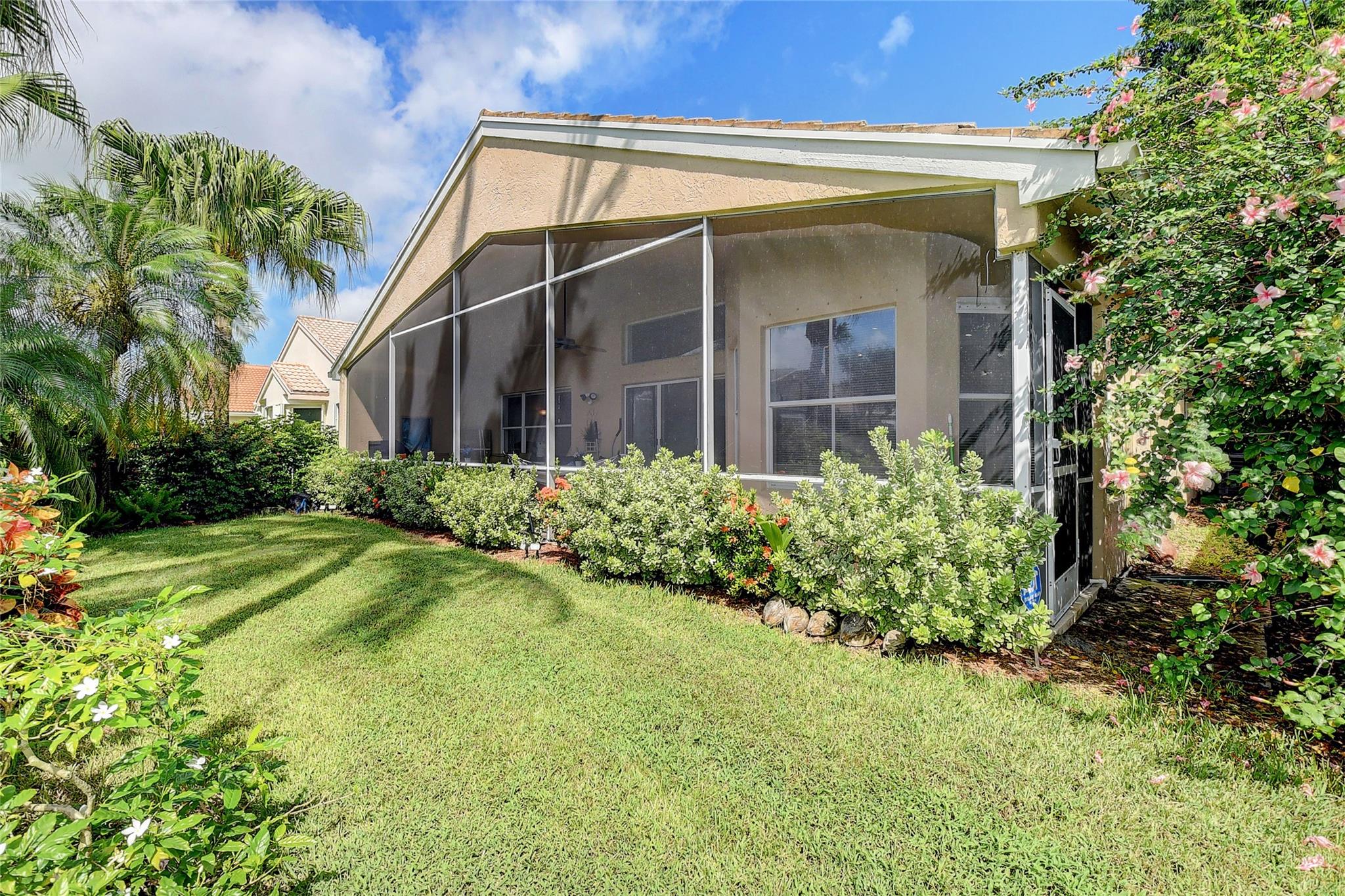 Valencia Lakes 03 - Residential