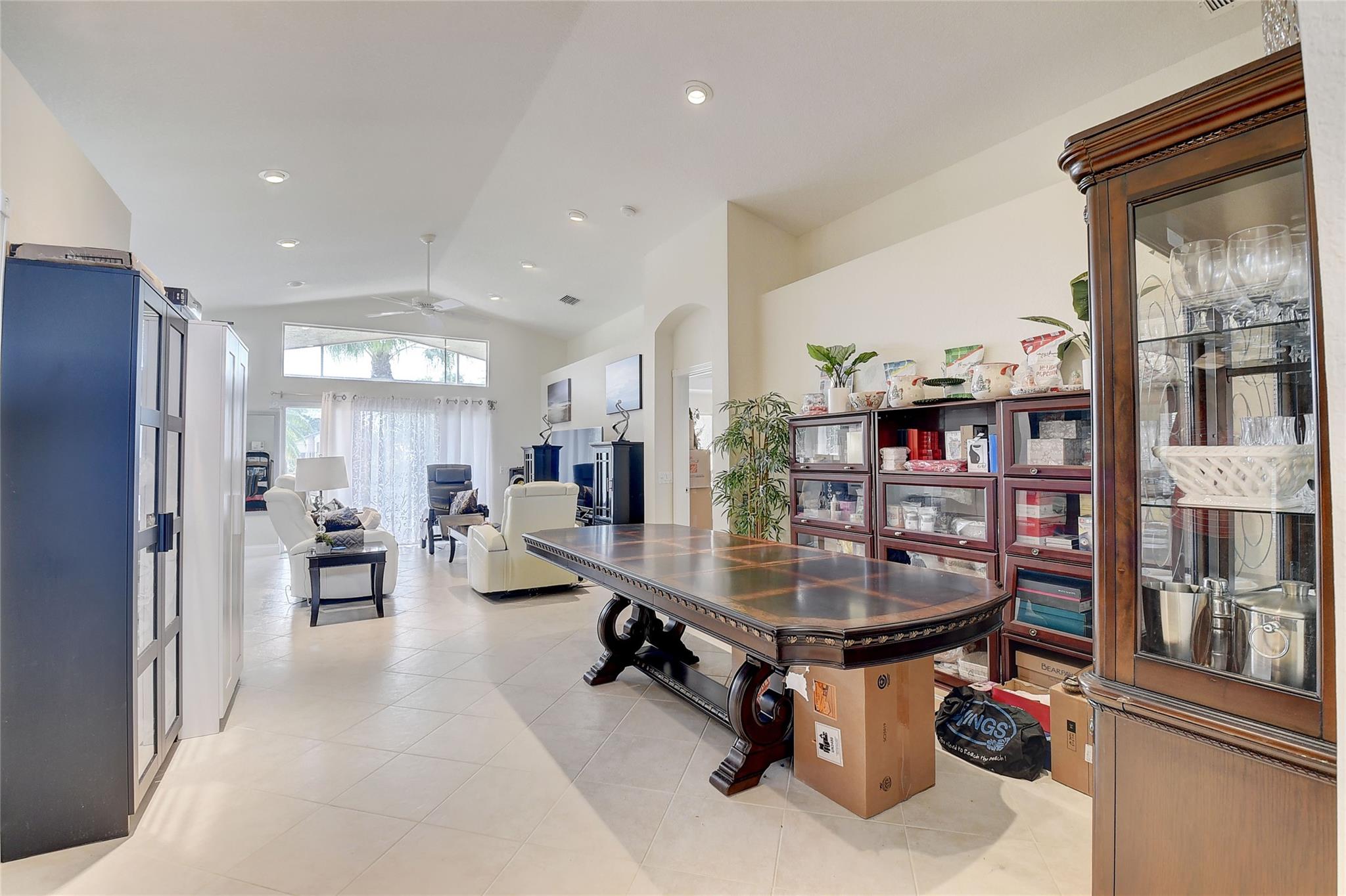 Valencia Lakes 03 - Residential