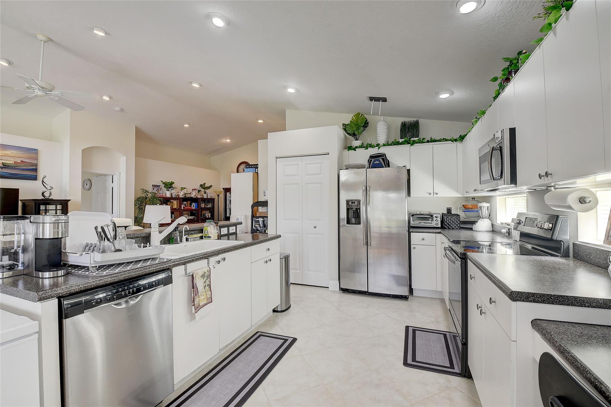 Valencia Lakes 03 - Residential