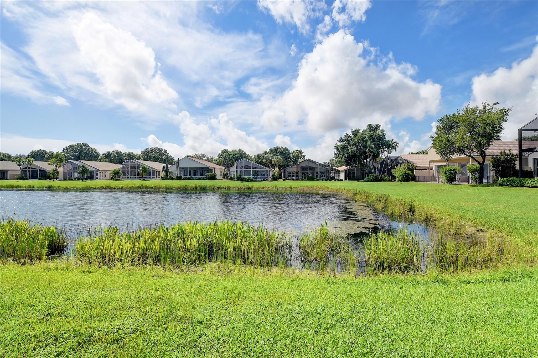Valencia Lakes 03 - Residential