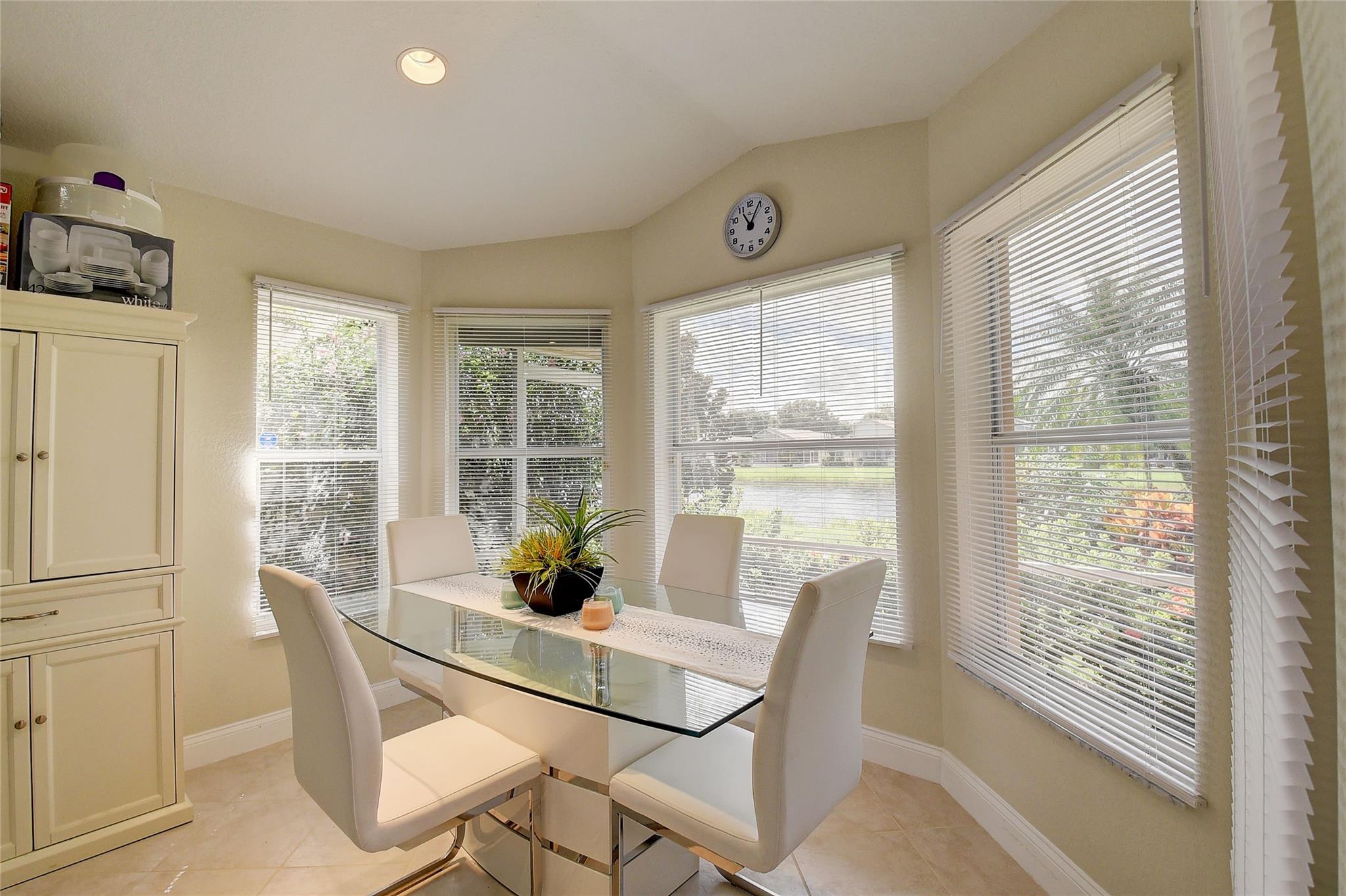 Valencia Lakes 03 - Residential