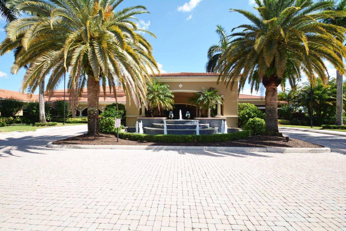 Valencia Lakes 03 - Residential
