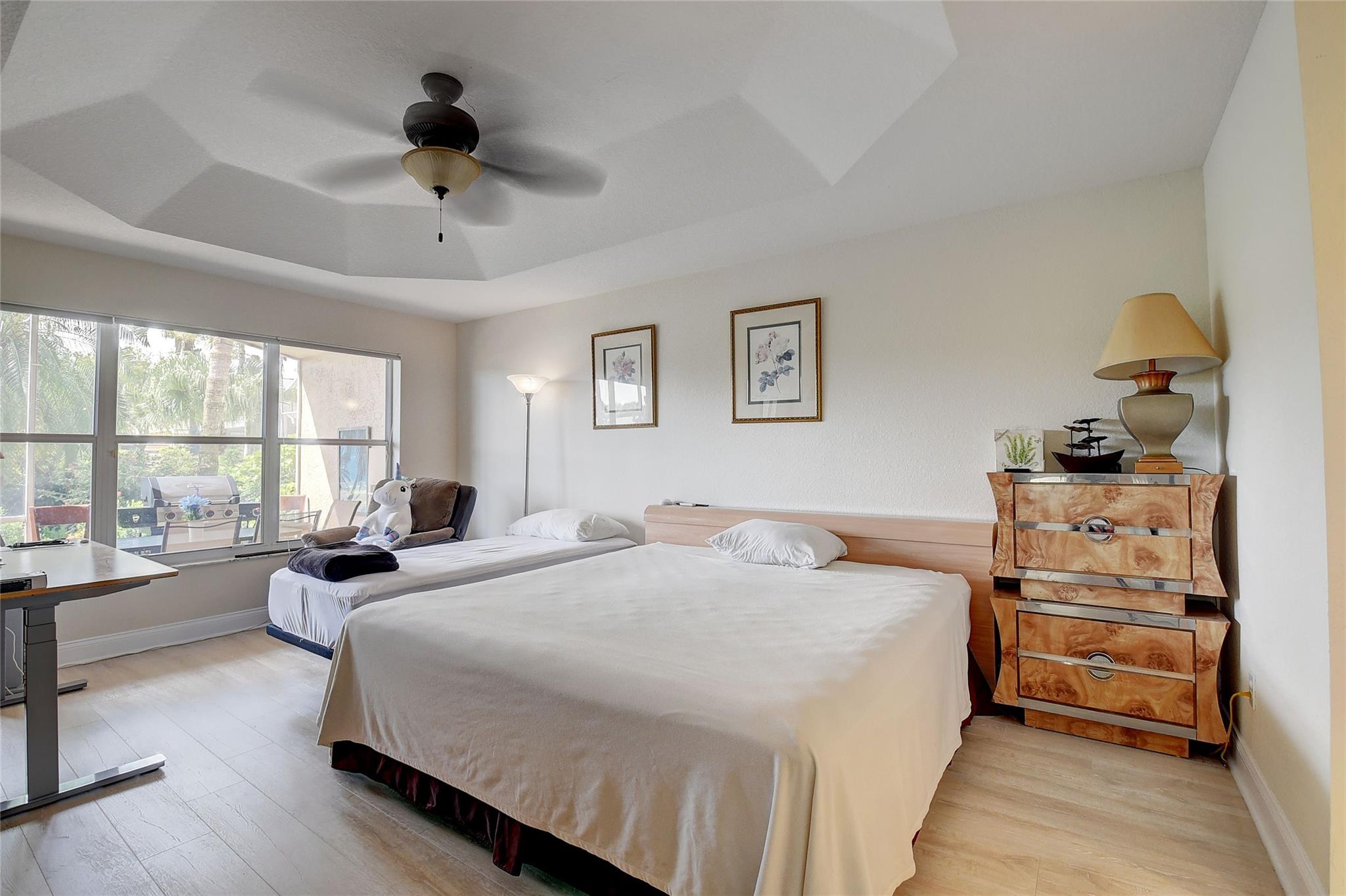Valencia Lakes 03 - Residential