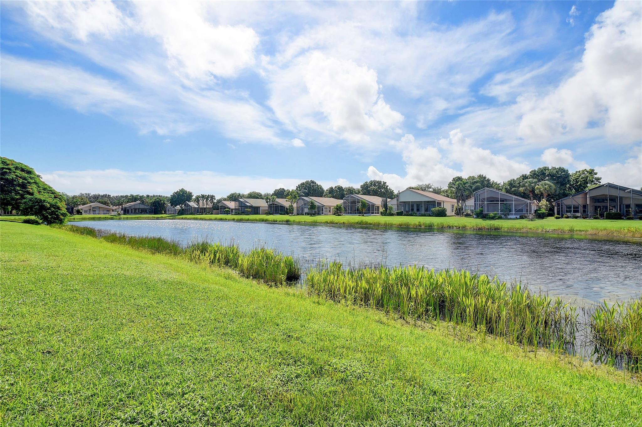 Valencia Lakes 03 - Residential