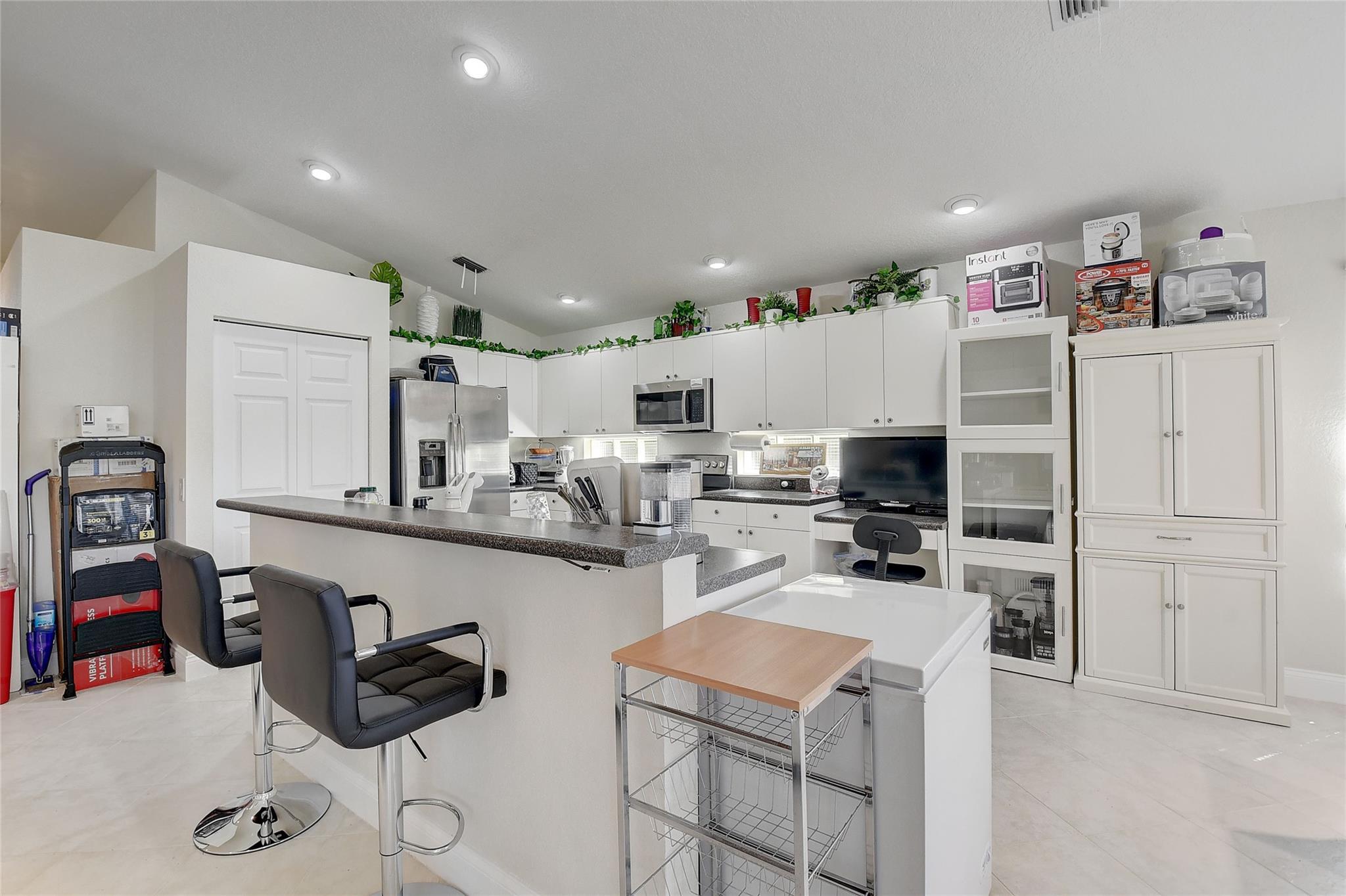 Valencia Lakes 03 - Residential
