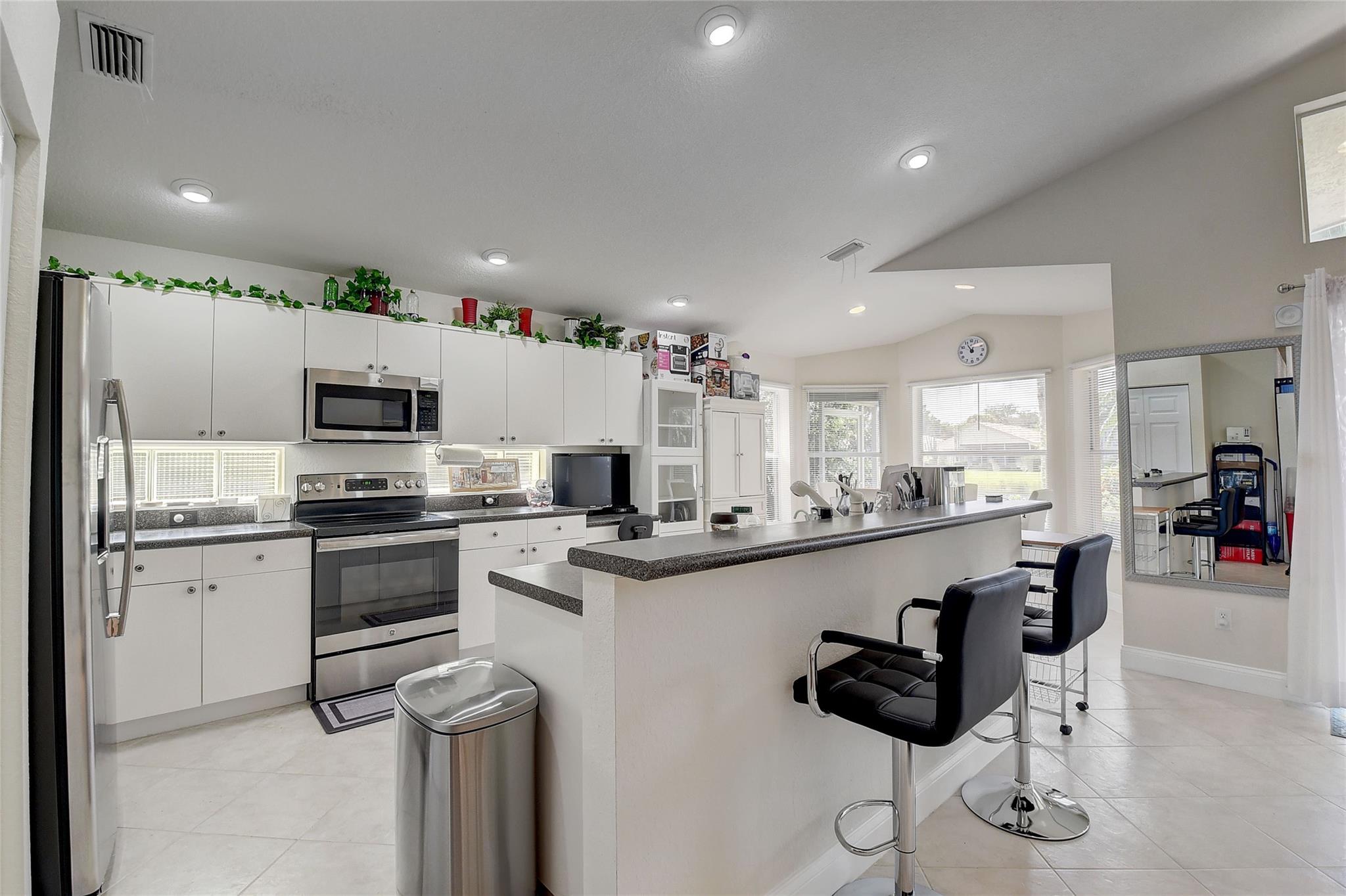 Valencia Lakes 03 - Residential