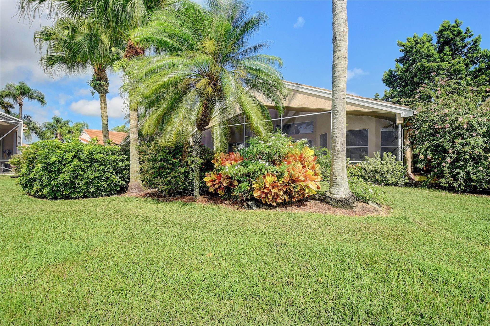 Valencia Lakes 03 - Residential