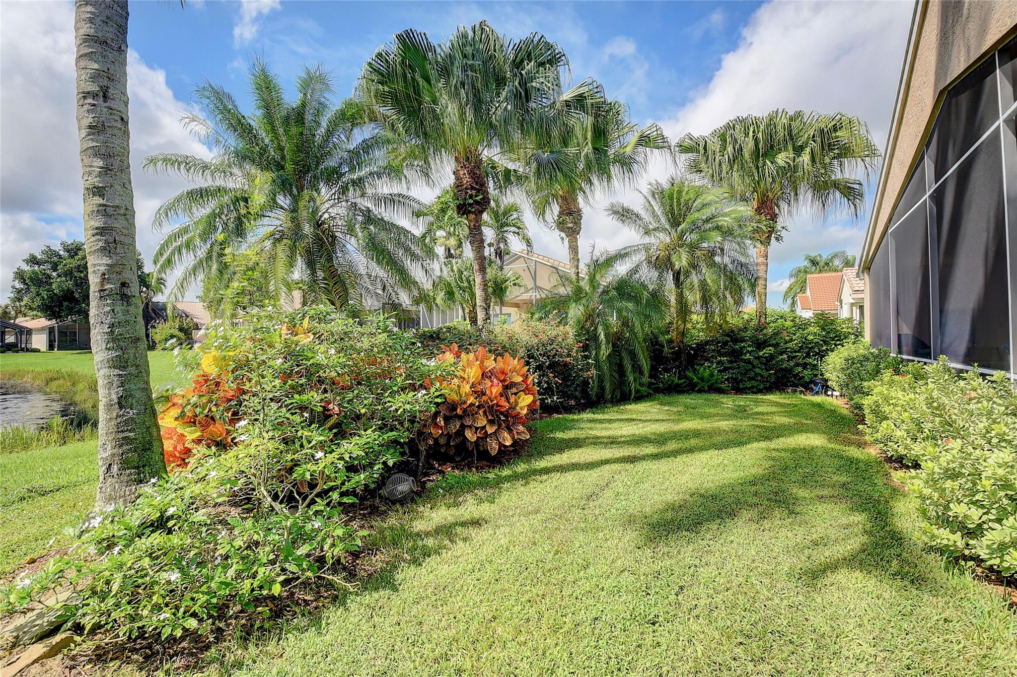Valencia Lakes 03 - Residential