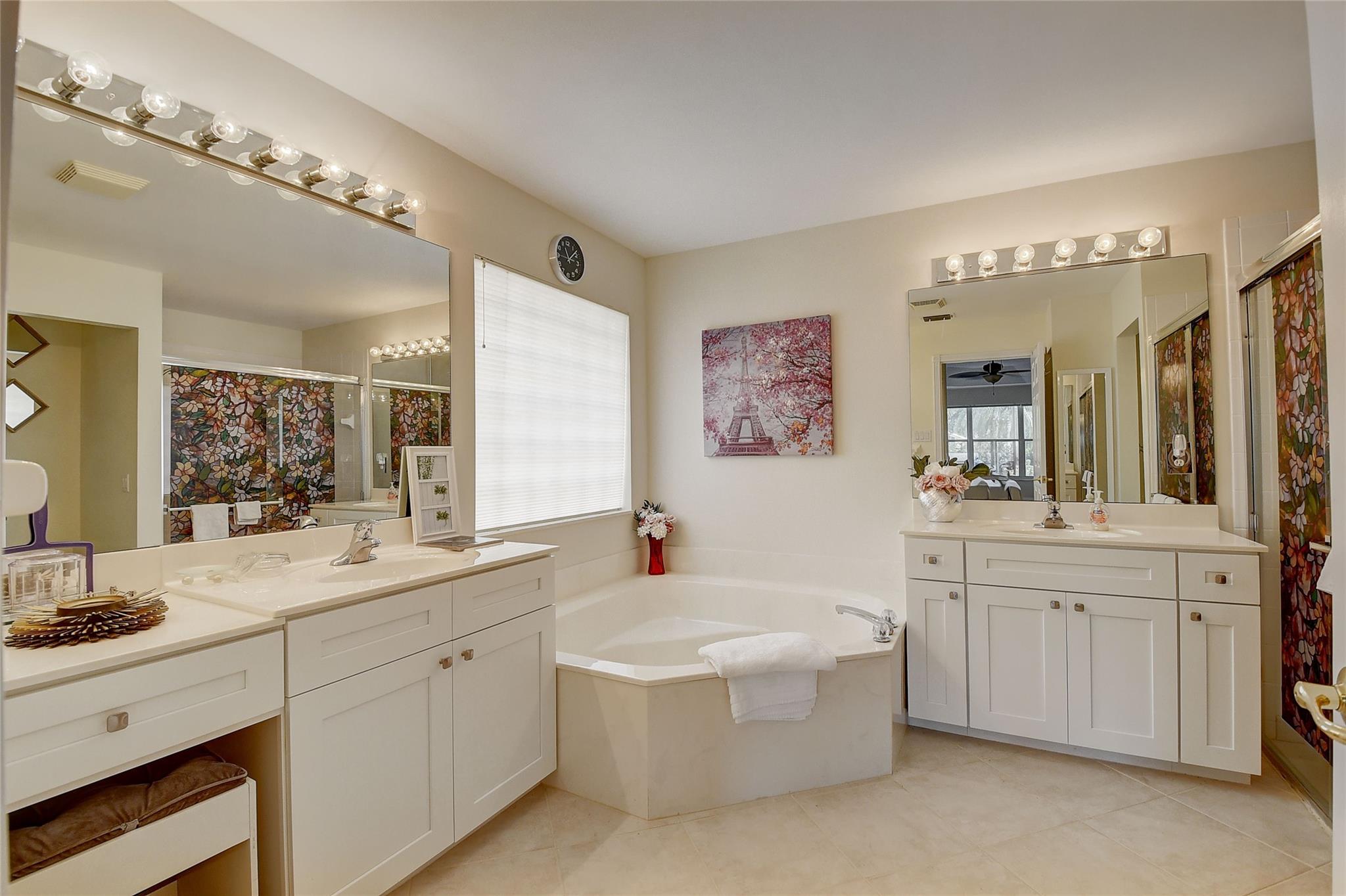 Valencia Lakes 03 - Residential