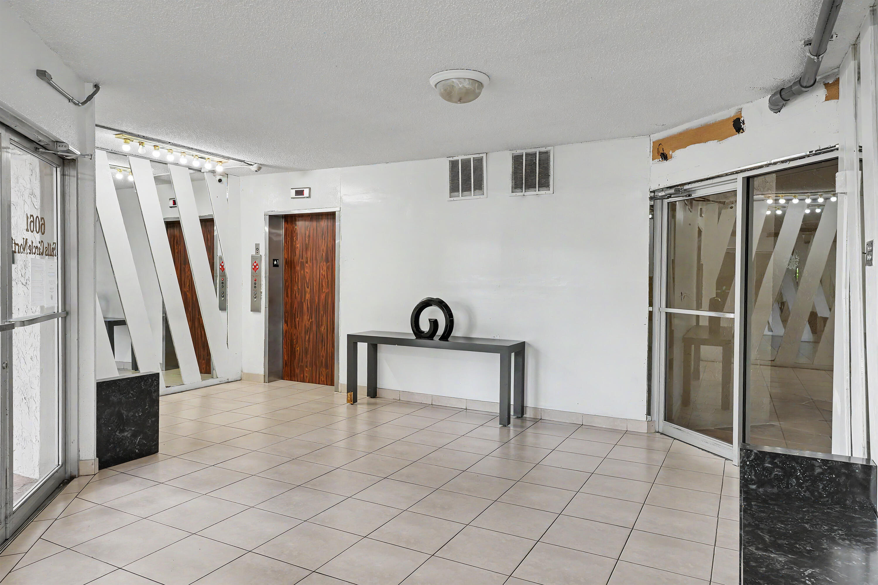 INVERRARY COUNTRY CLUB - Residential