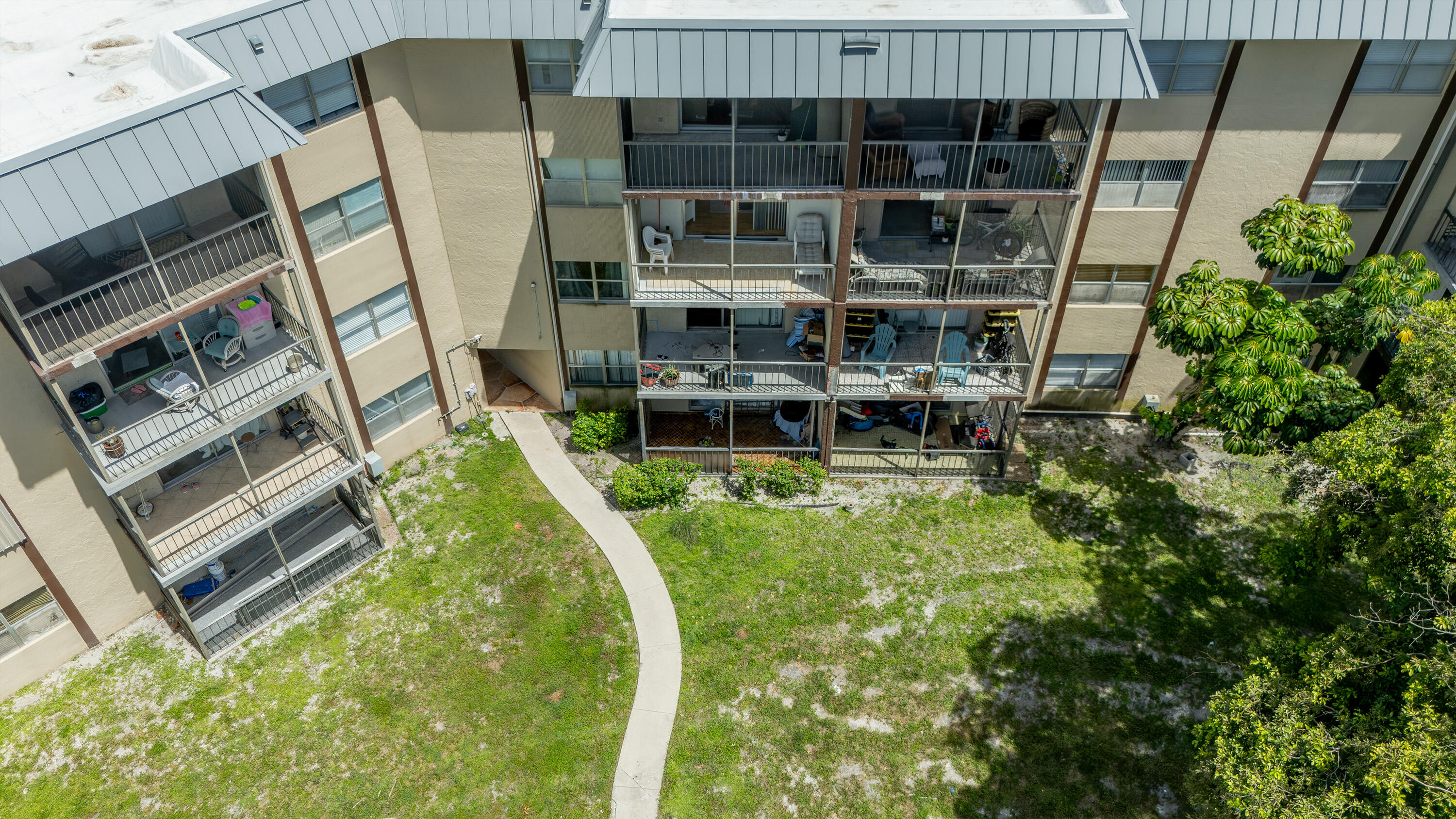 INVERRARY COUNTRY CLUB - Residential