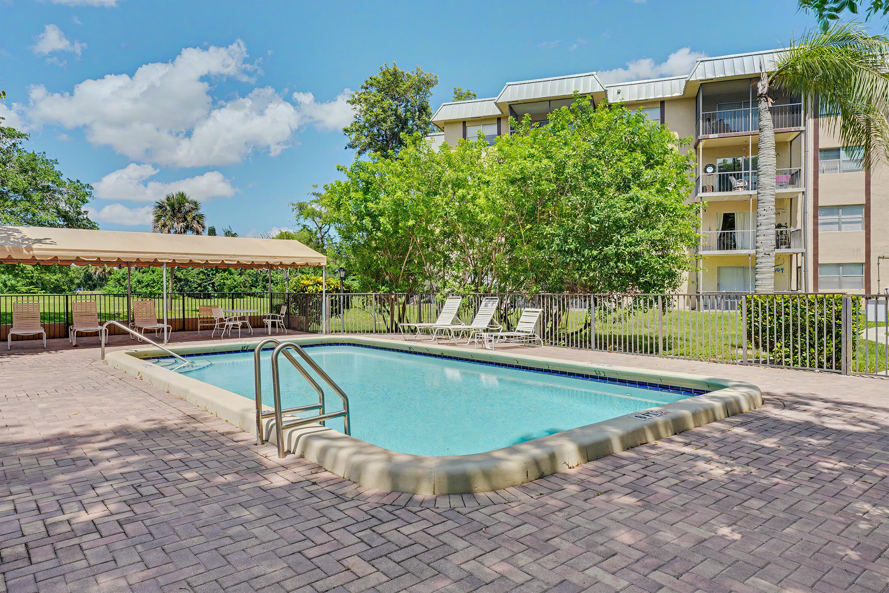 INVERRARY COUNTRY CLUB - Residential
