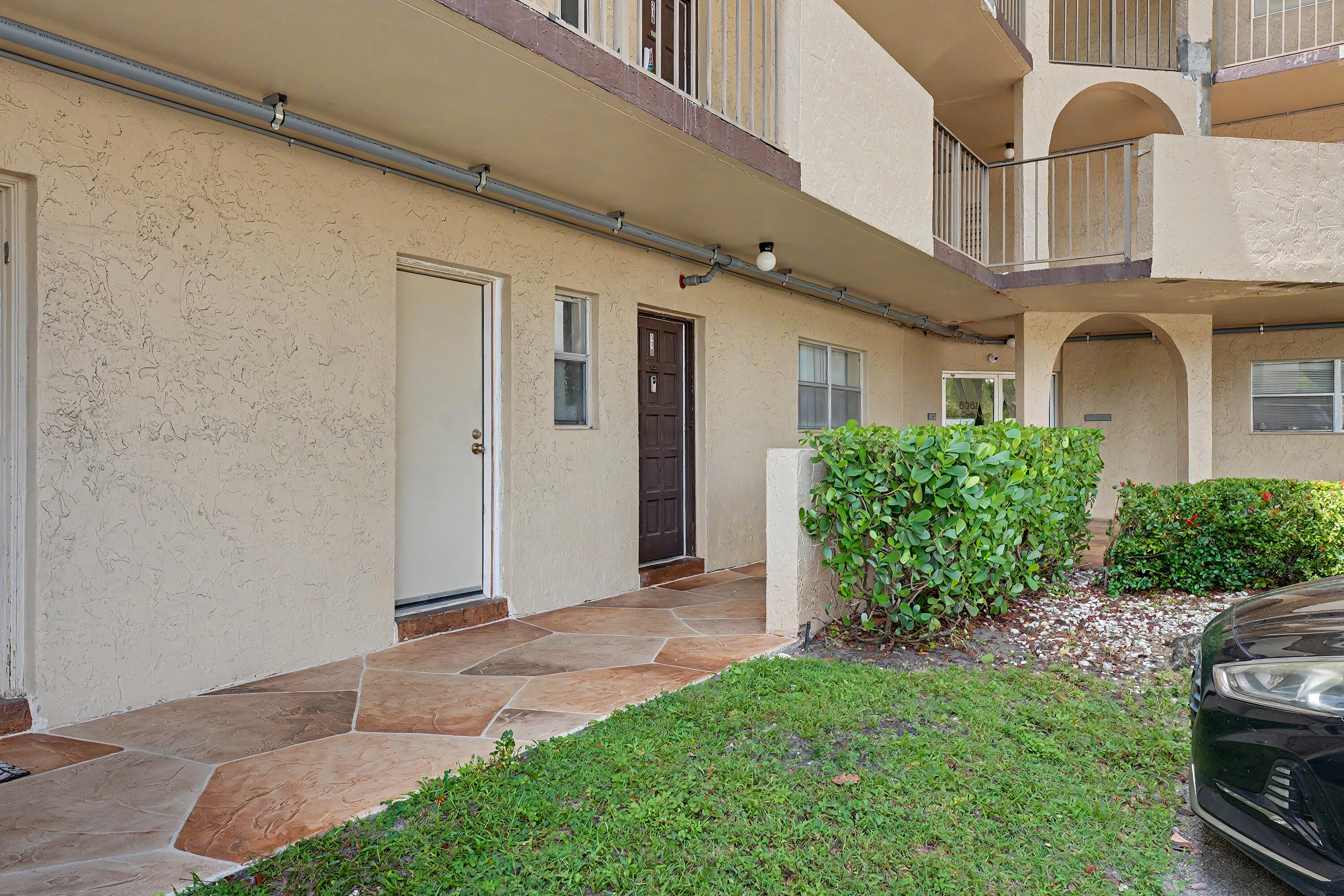 INVERRARY COUNTRY CLUB - Residential