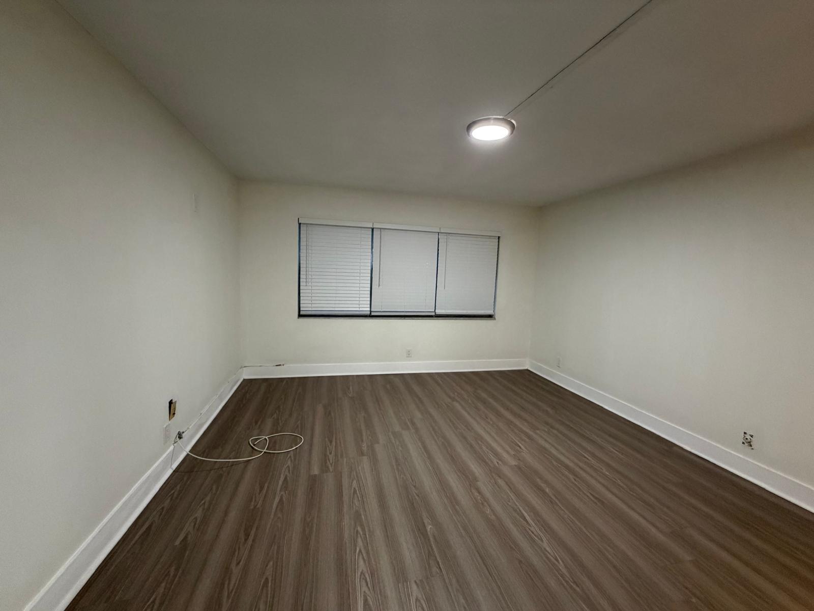 APPLEGREEN CONDO APTS 4 - Residential Lease