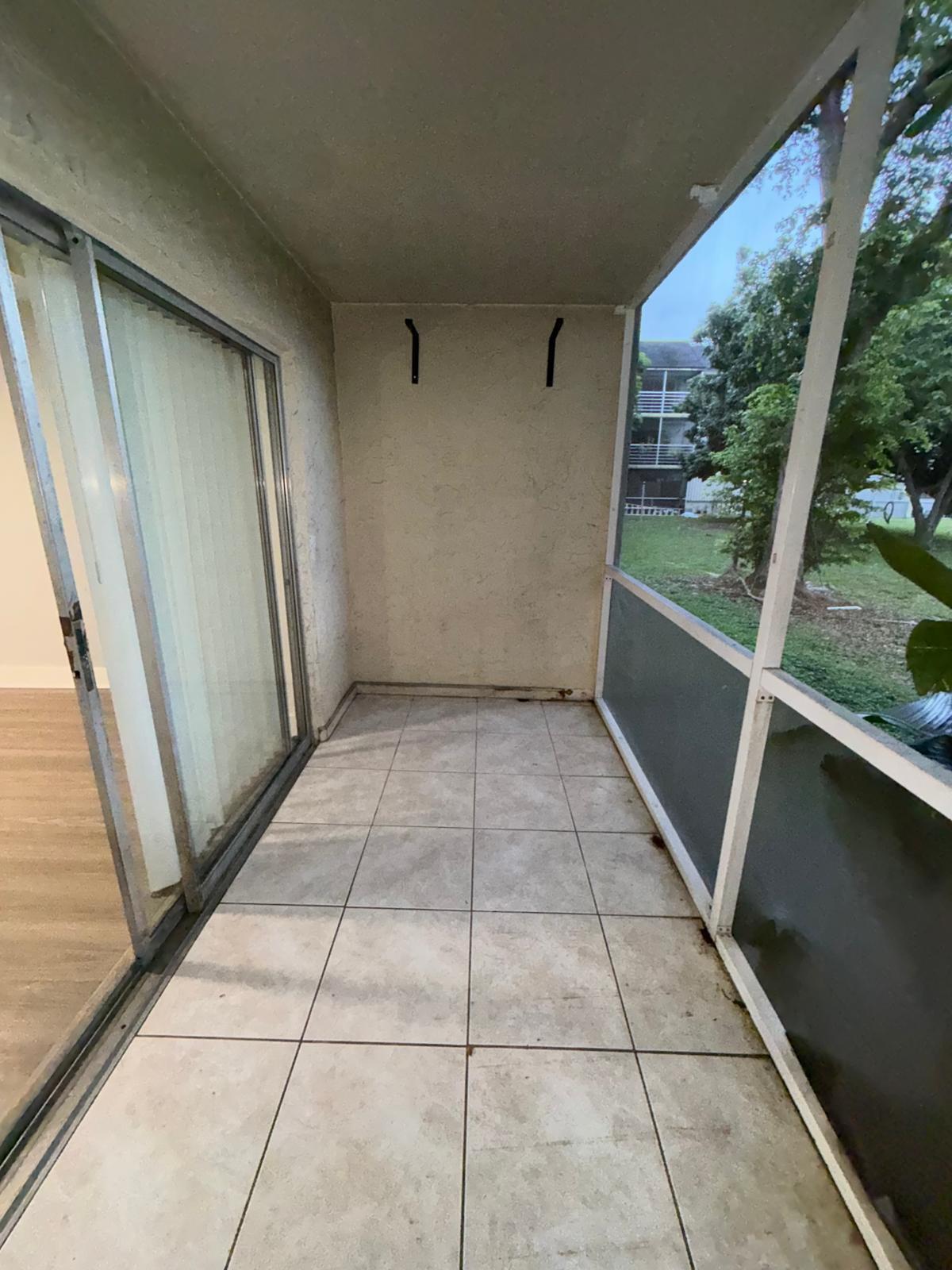 APPLEGREEN CONDO APTS 4 - Residential Lease