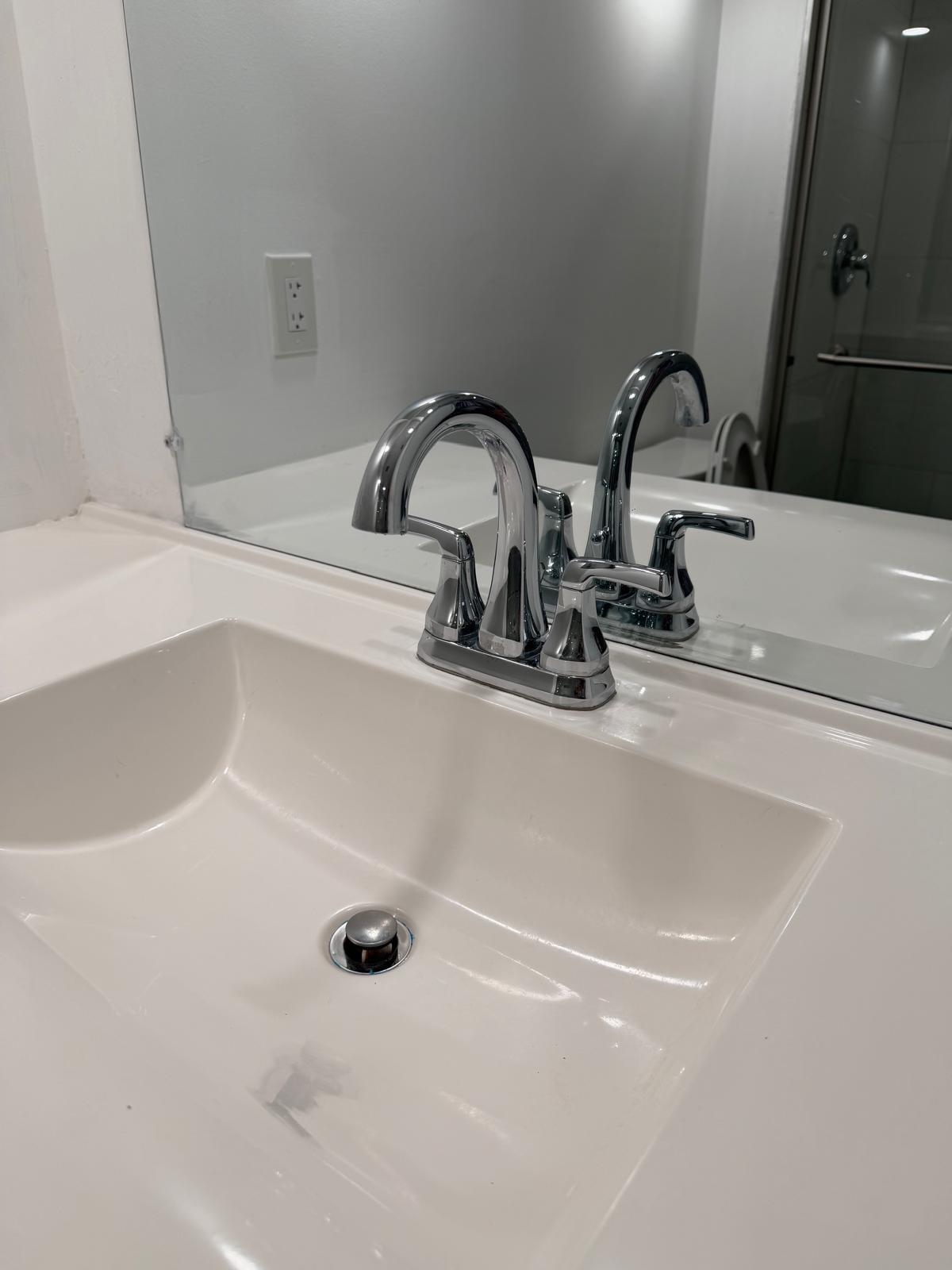APPLEGREEN CONDO APTS 4 - Residential Lease