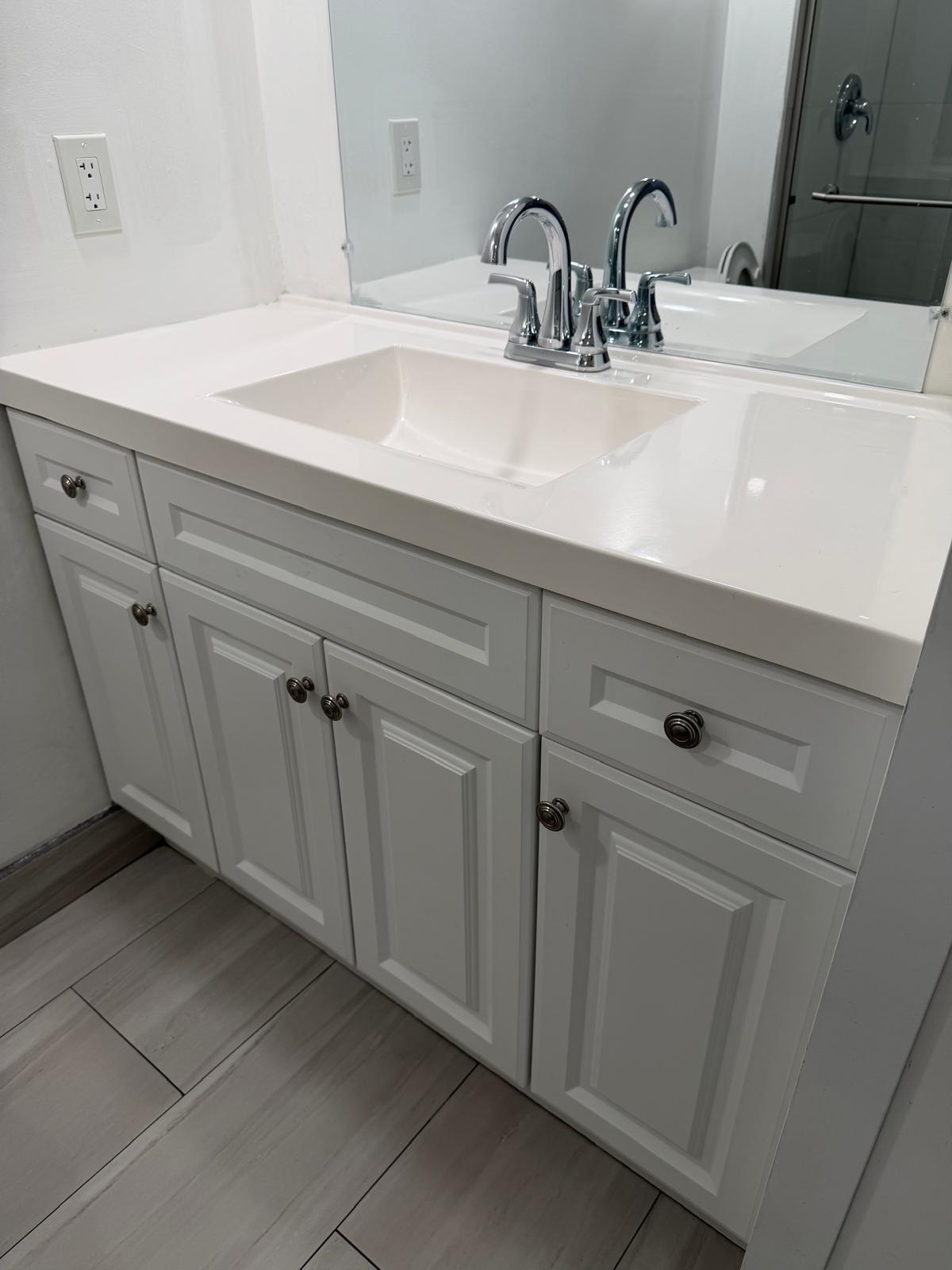 APPLEGREEN CONDO APTS 4 - Residential Lease