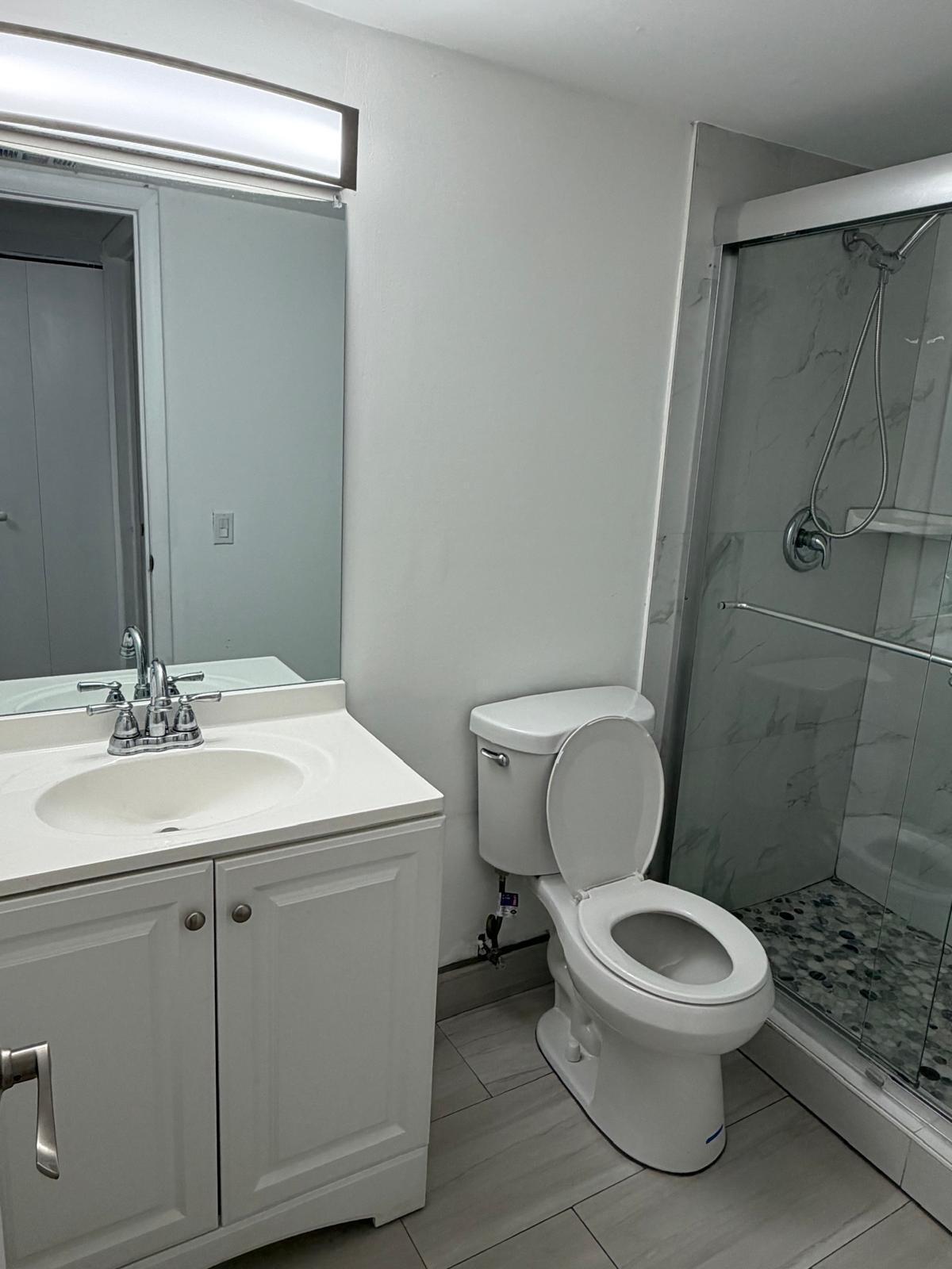 APPLEGREEN CONDO APTS 4 - Residential Lease
