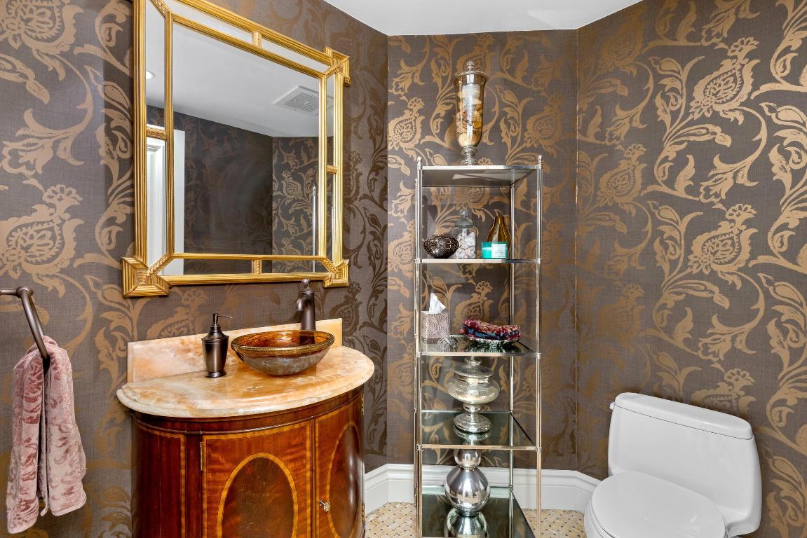 Luxuria - Residential