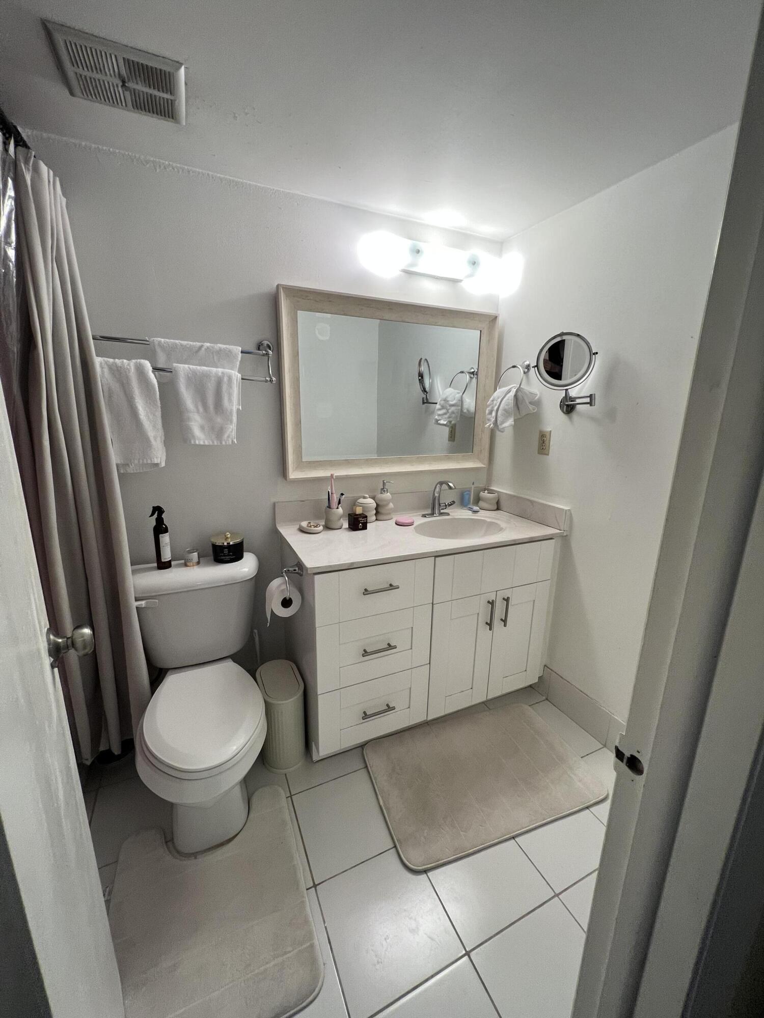 COUNTRY PINES CONDO - Residential Lease
