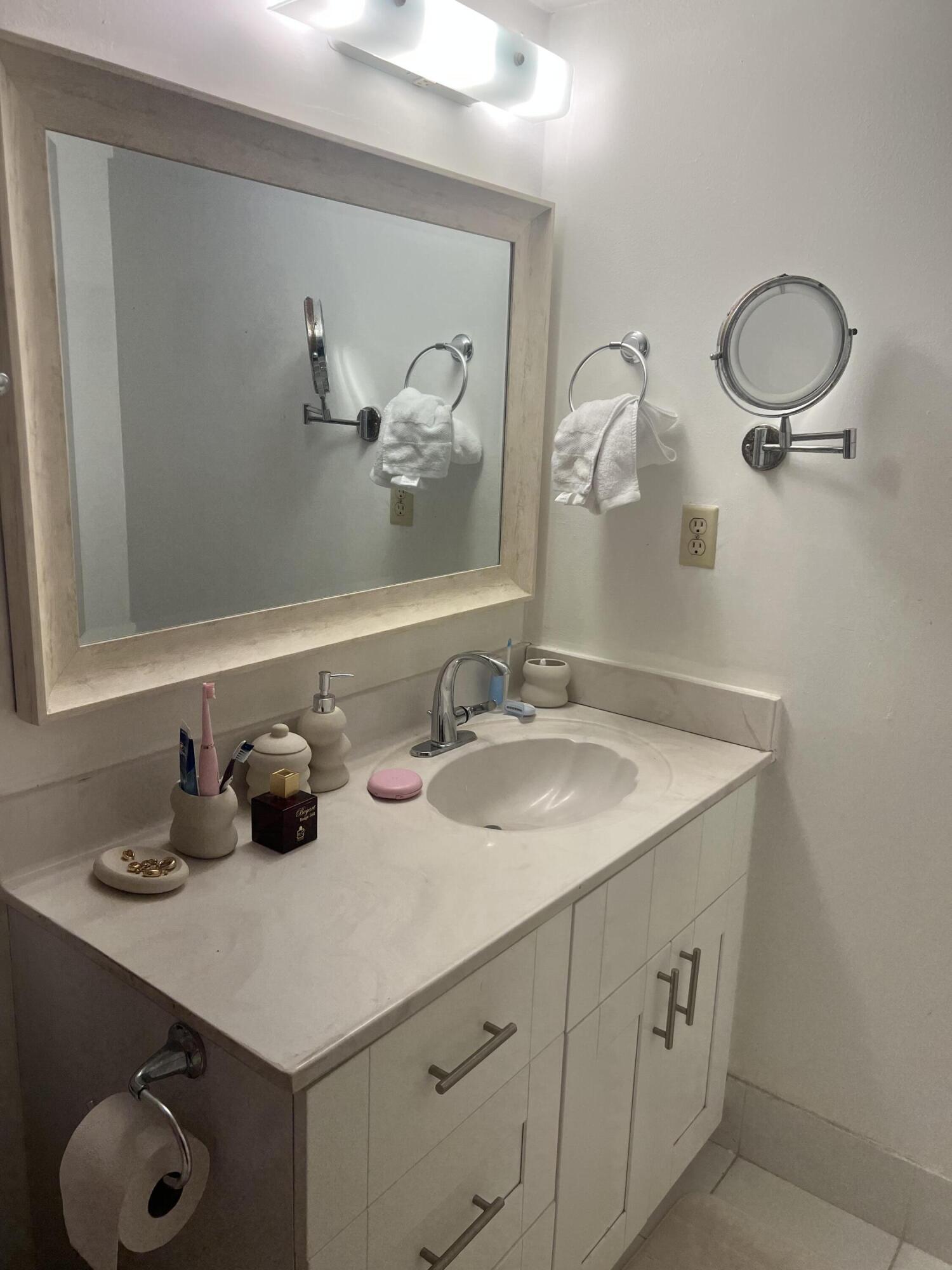 COUNTRY PINES CONDO - Residential Lease
