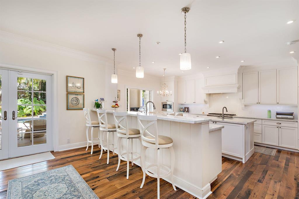 BEACH SHORES - Residential