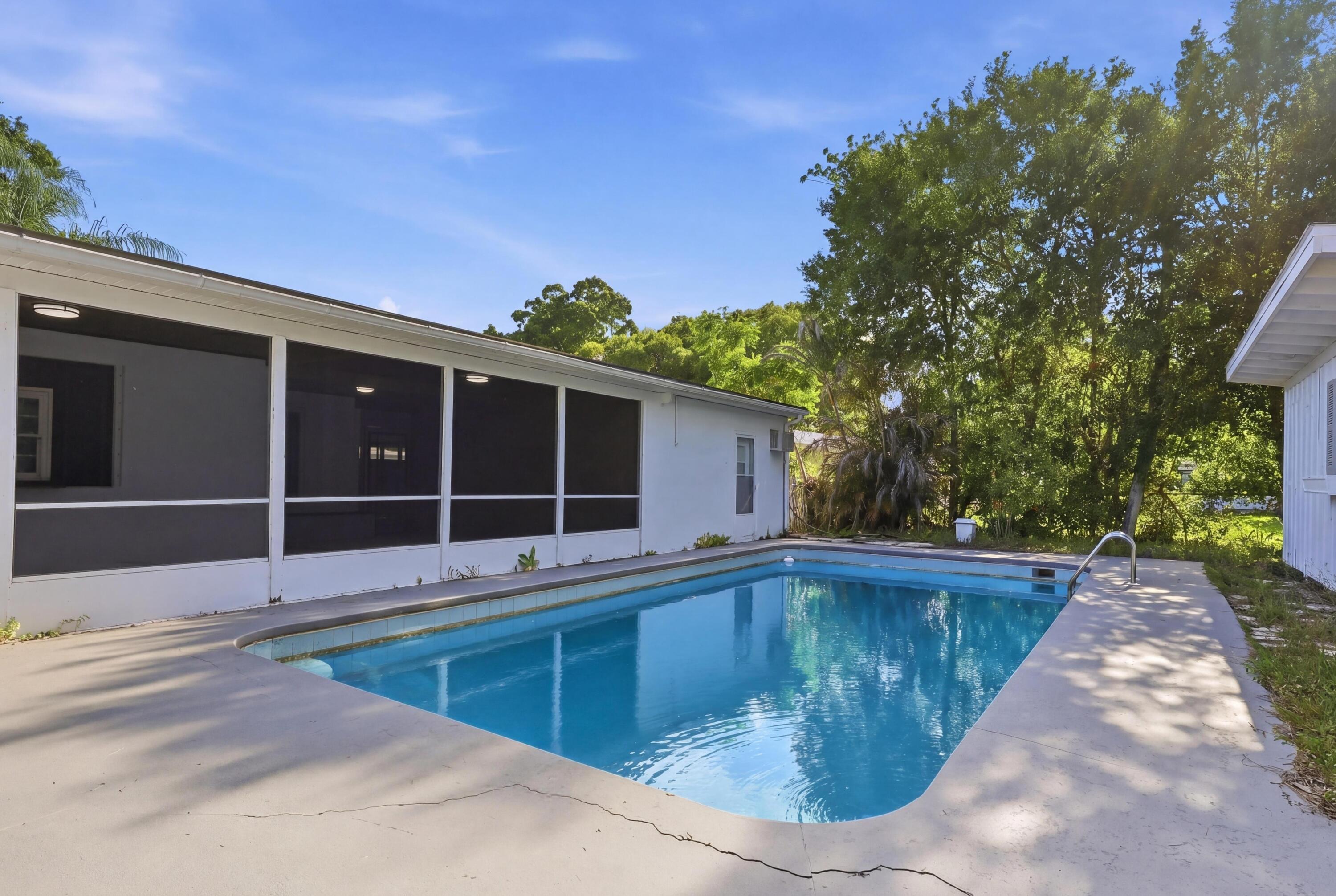 CARLL HEIGHTS - Residential