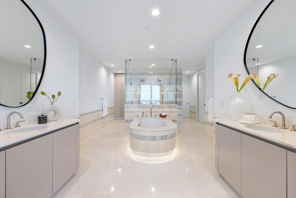 FORTE RESIDENCES CONDO - Residential