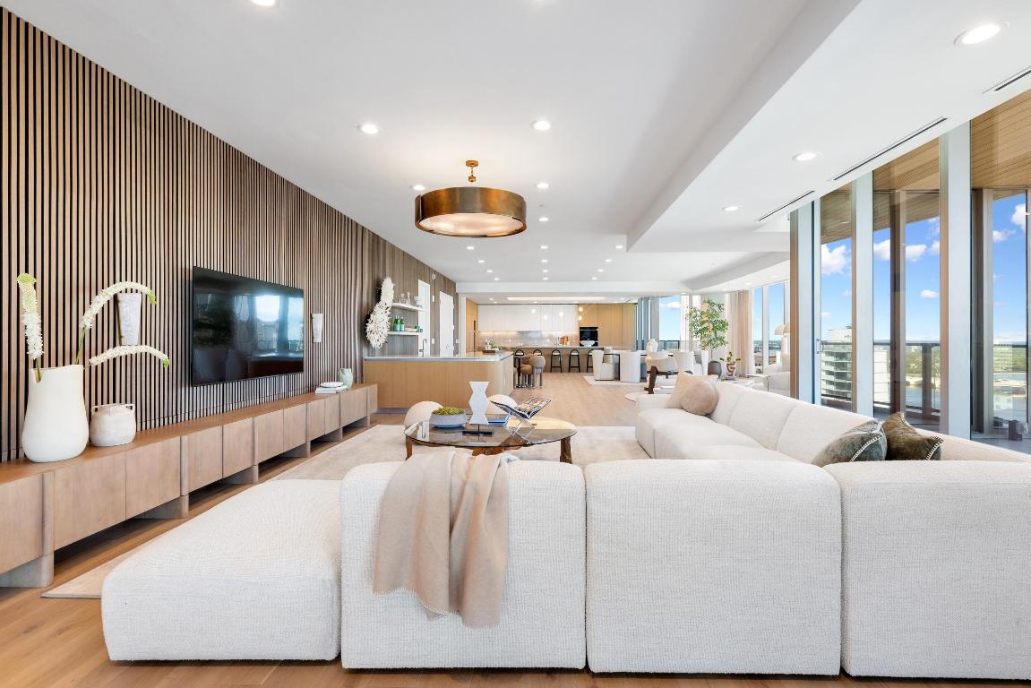 FORTE RESIDENCES CONDO - Residential