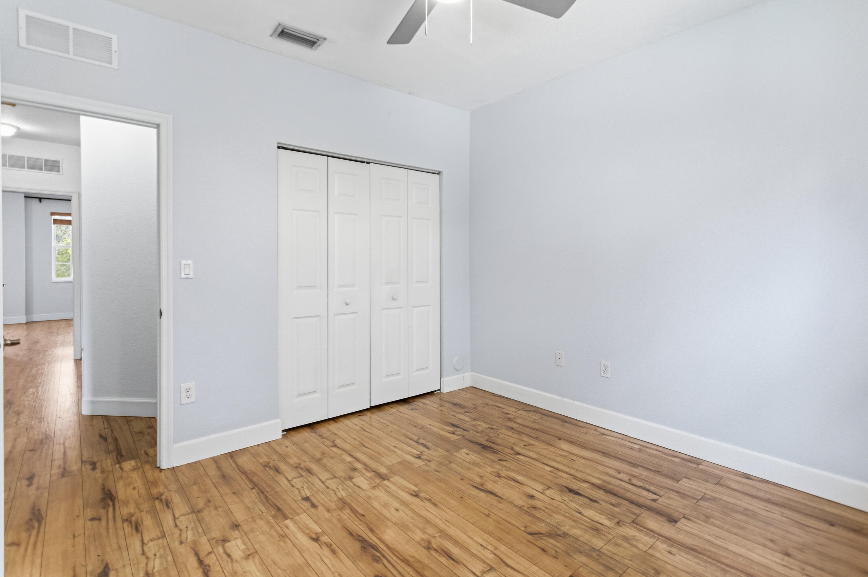 Escada 174-84 B - Residential Lease