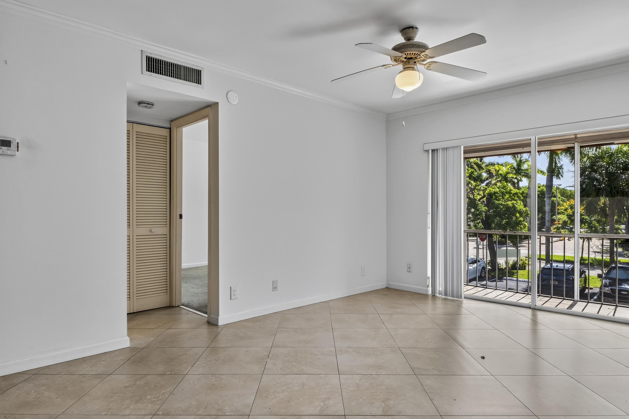ENTRADA CONDOMINIUM I - Residential
