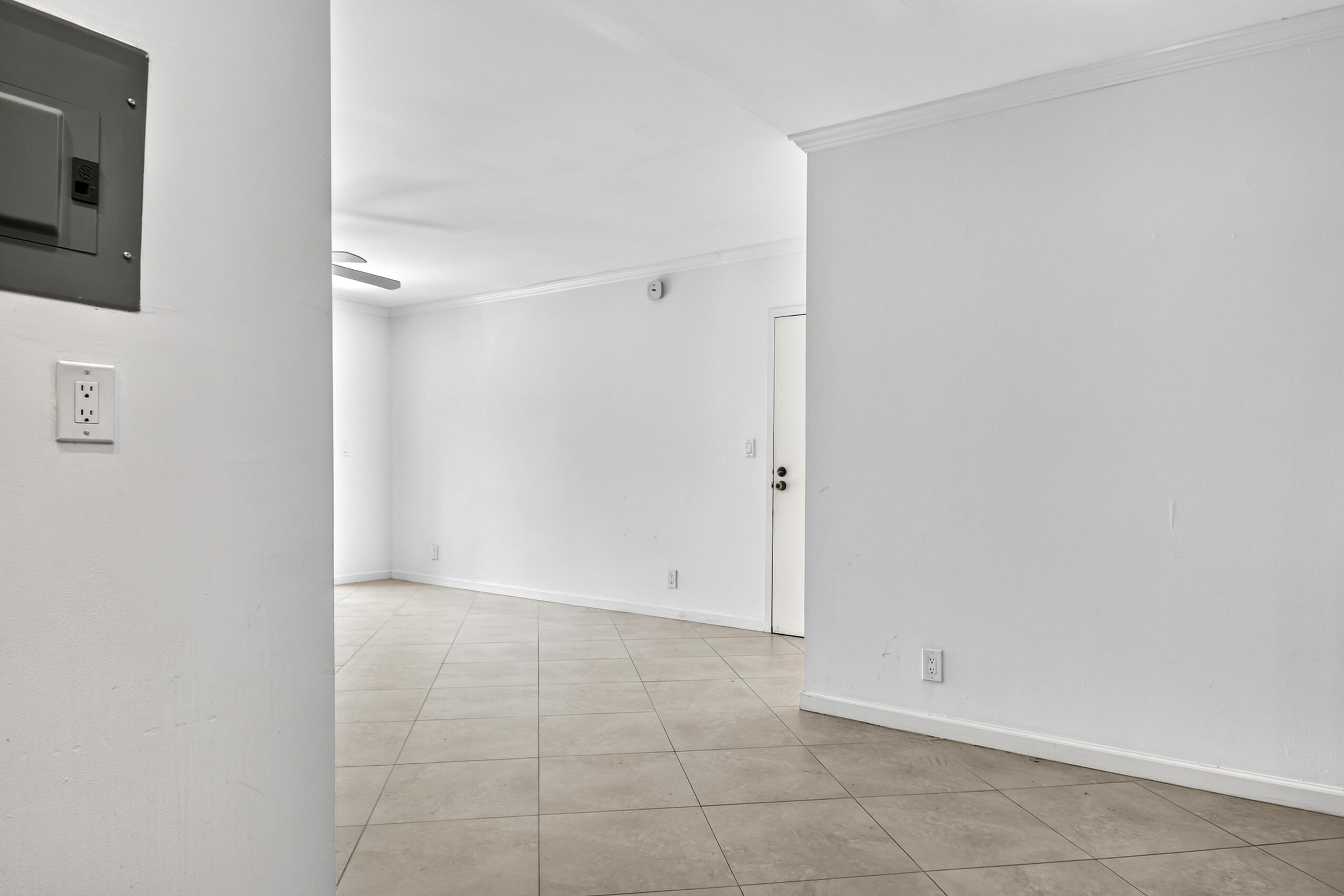 ENTRADA CONDOMINIUM I - Residential
