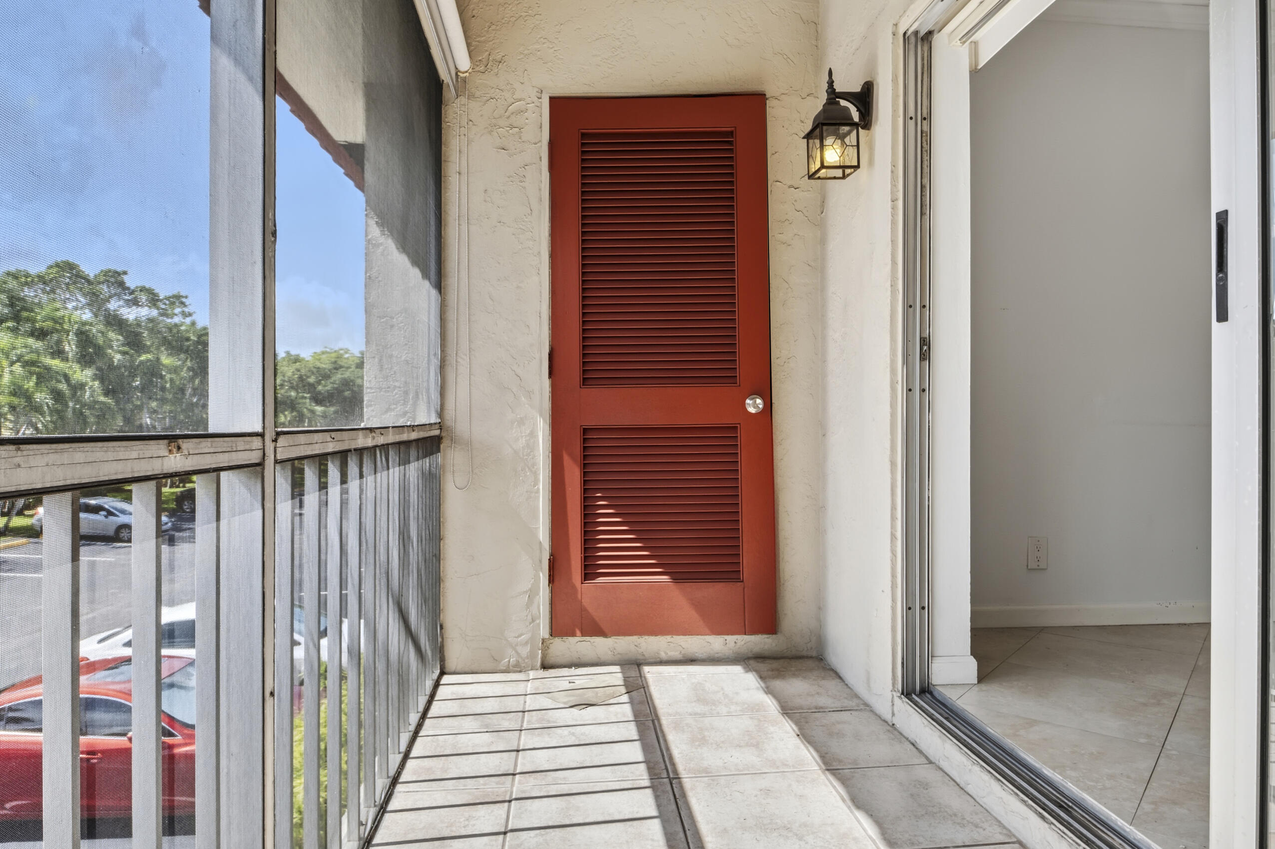 ENTRADA CONDOMINIUM I - Residential