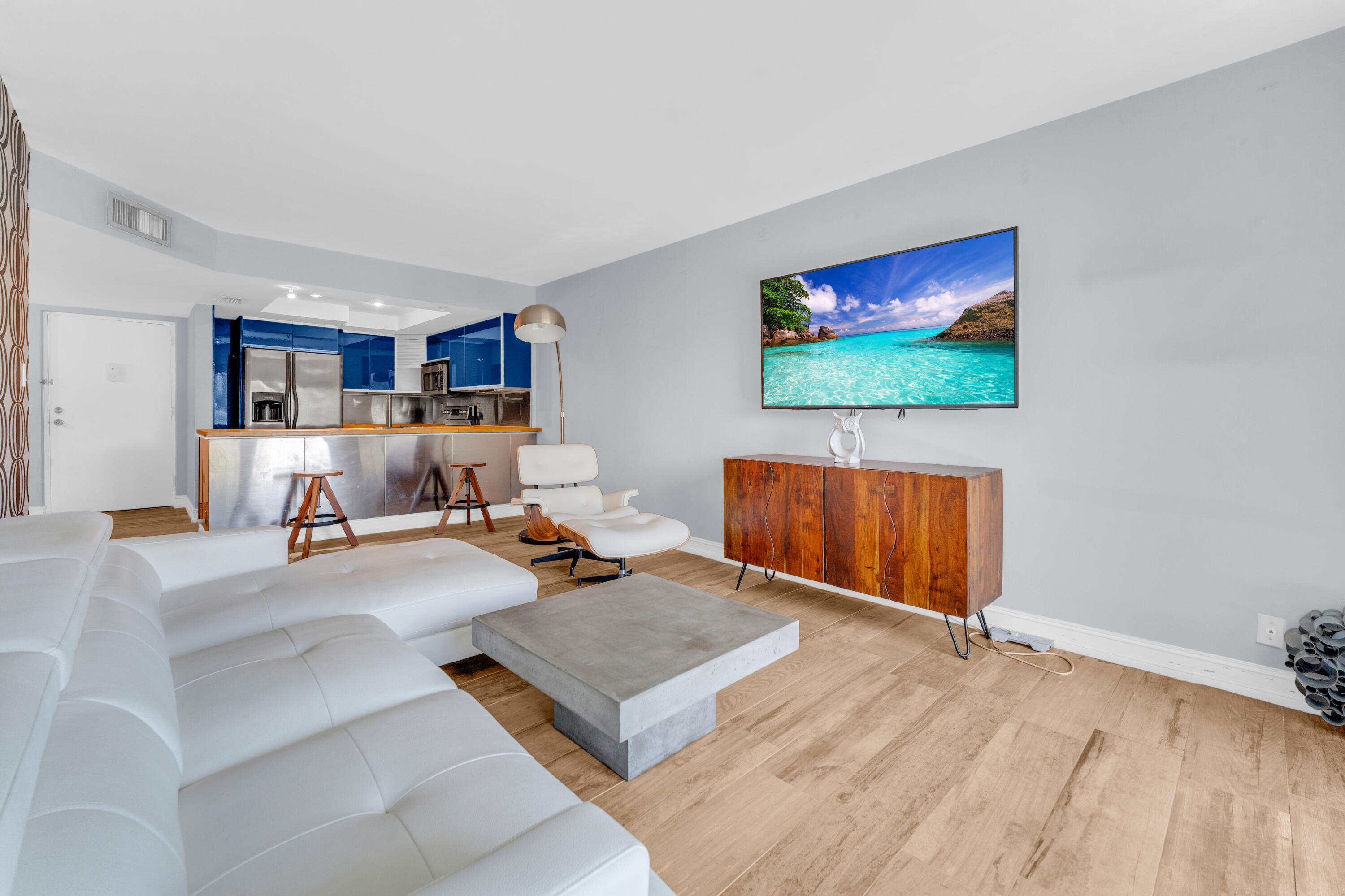 RIVER MANOR CONDO - Residential