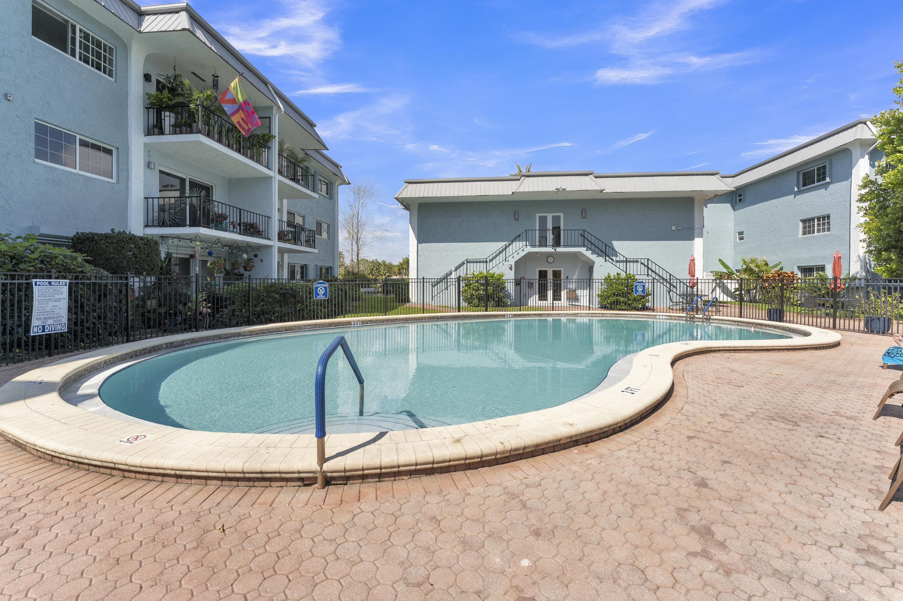 RIVER MANOR CONDO - Residential